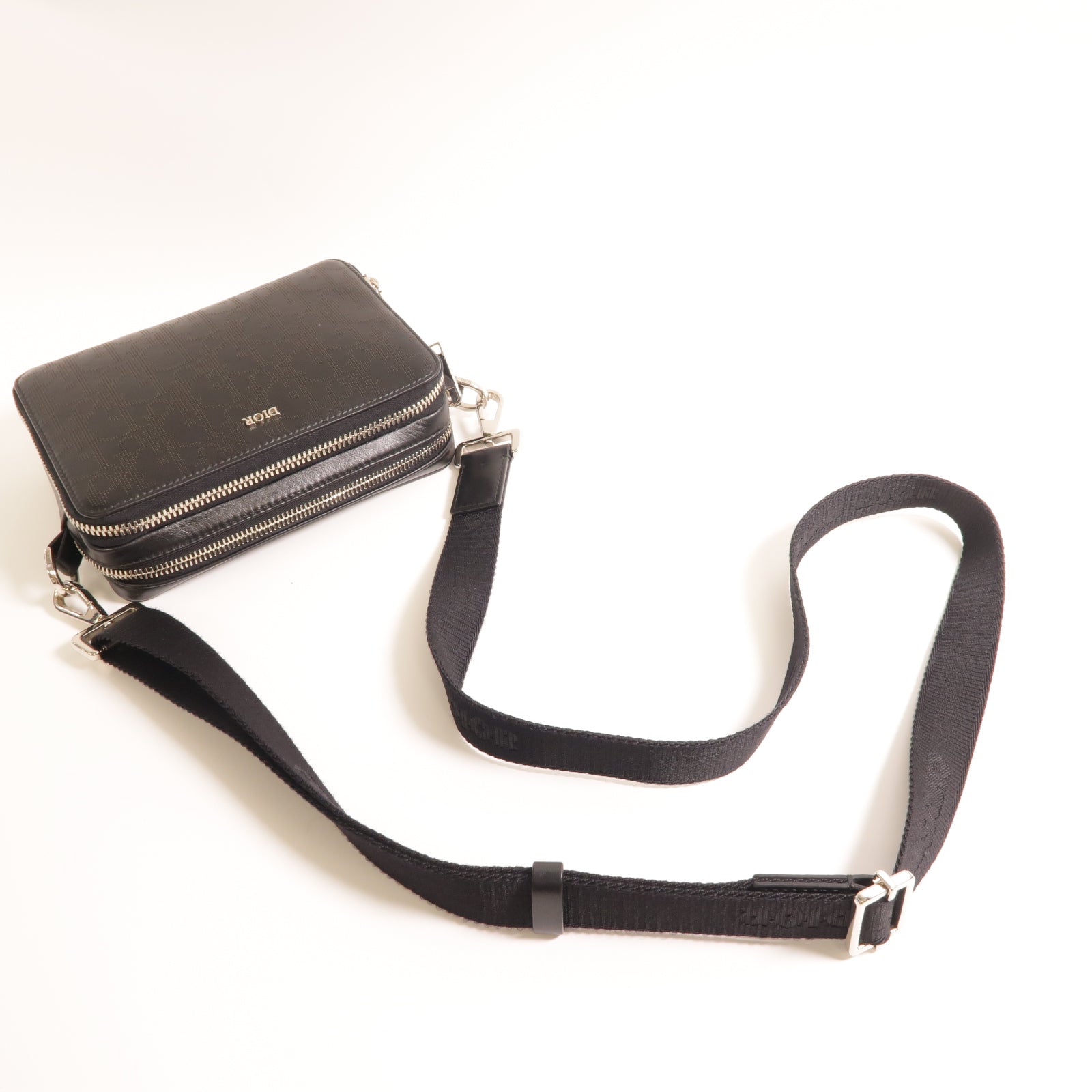 Dior 牛皮皮革Wallet Pouch With Strap銀扣肩背袋黑色