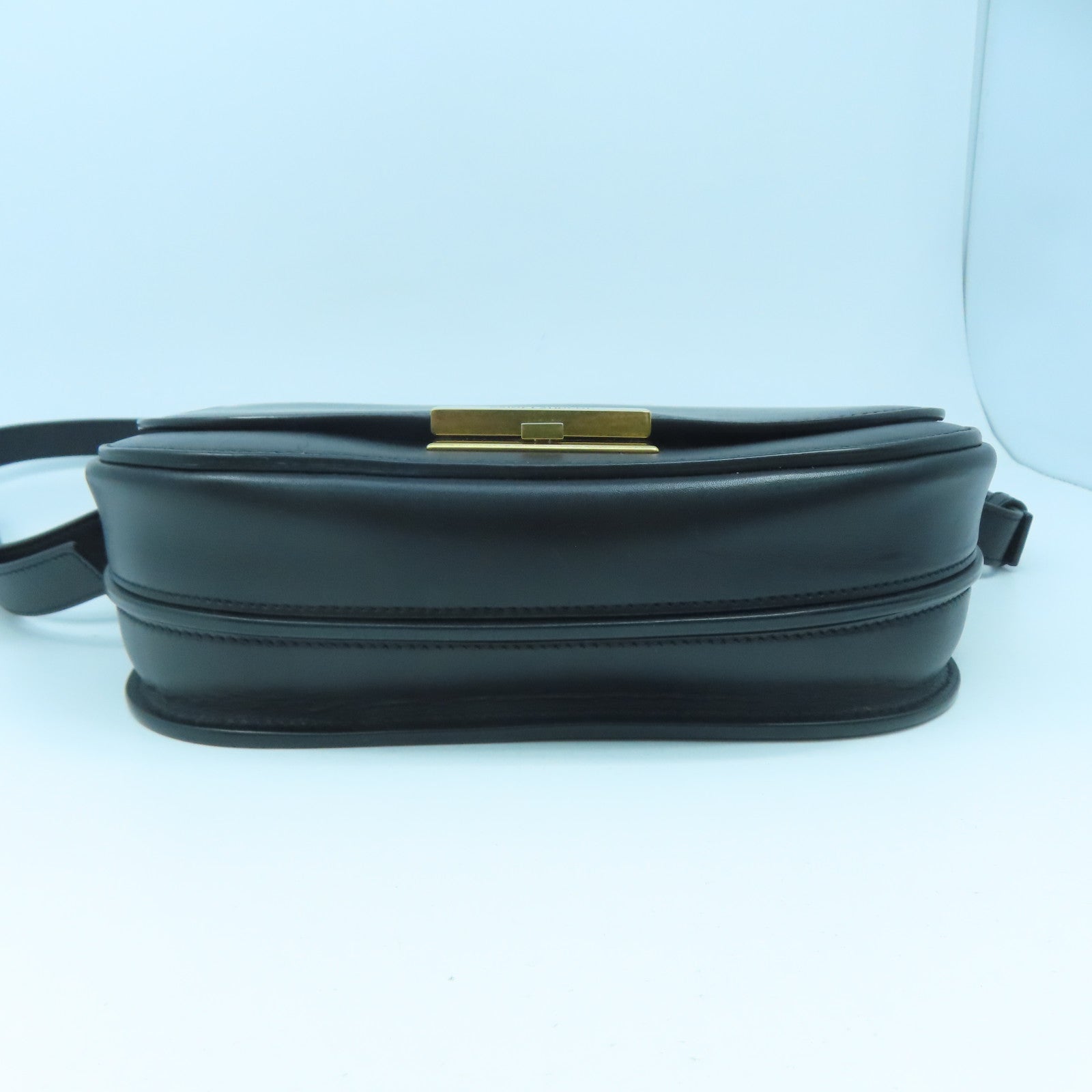 YVES SAINT LAURENT 【激減優惠】牛皮皮革Betty金扣肩背袋黑色