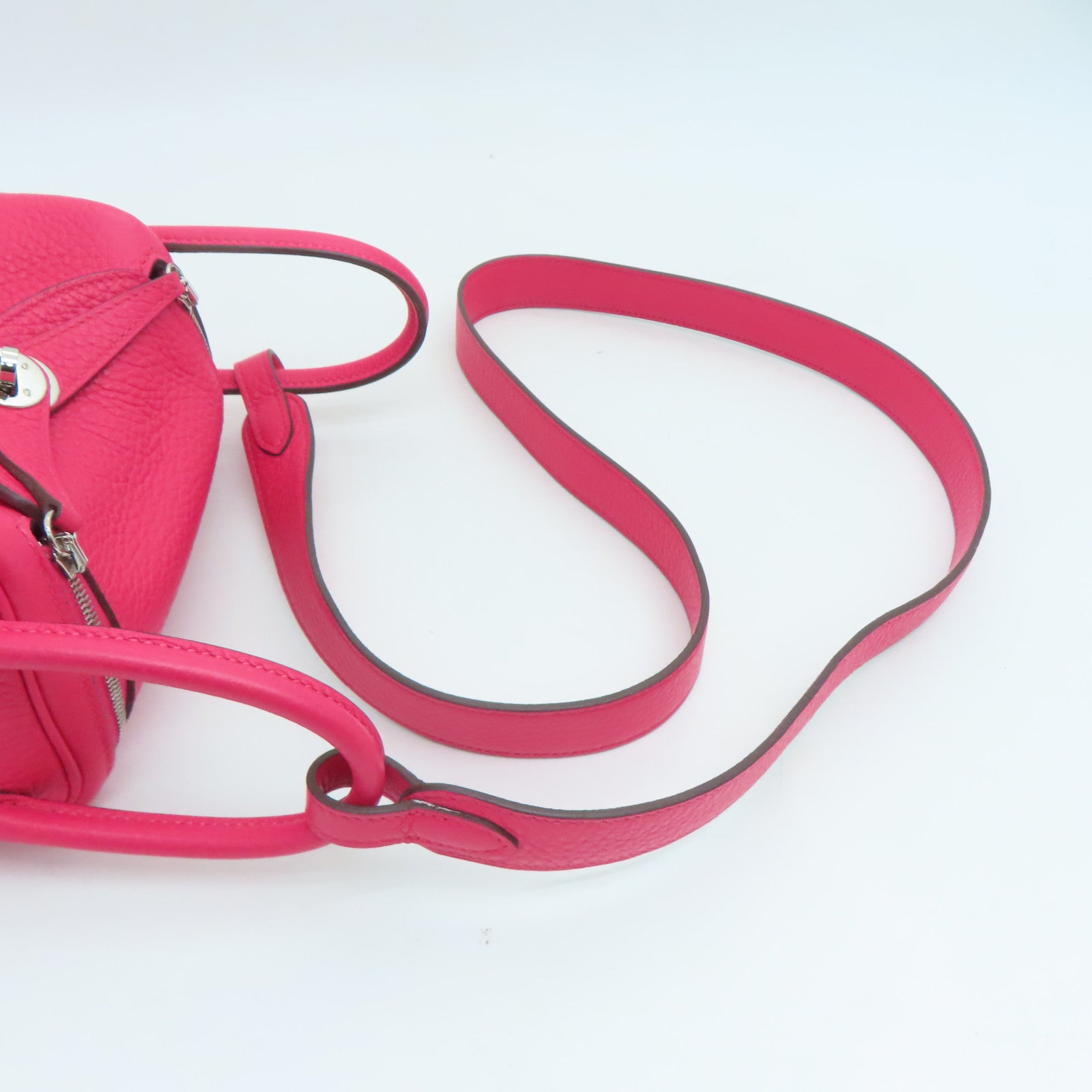 HERMES Clemence皮革Mini Lindy银扣肩背袋玉兰粉