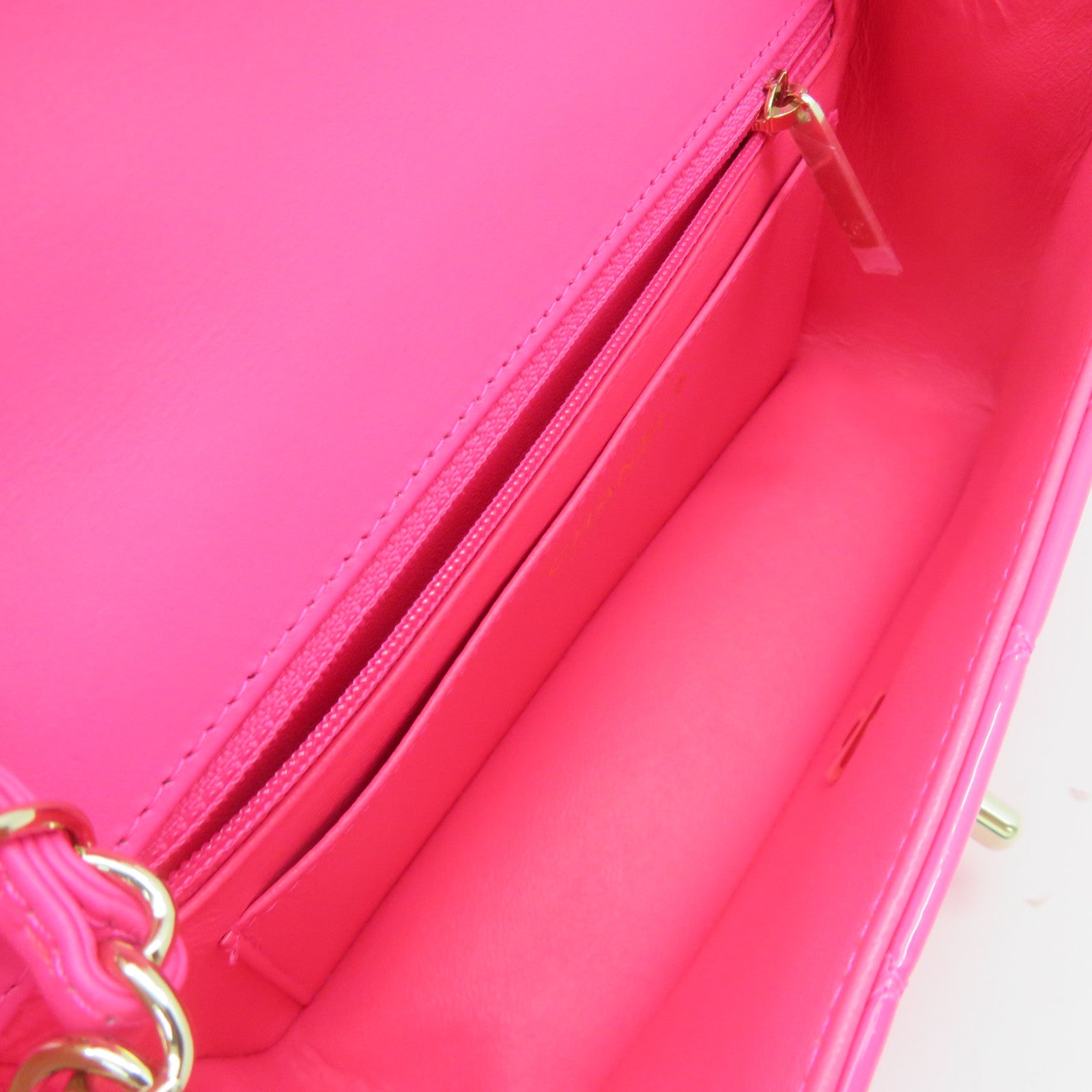 CHANEL 菱格漆皮皮革Chain Shoulder Bag金扣鏈帶肩背袋粉紅色