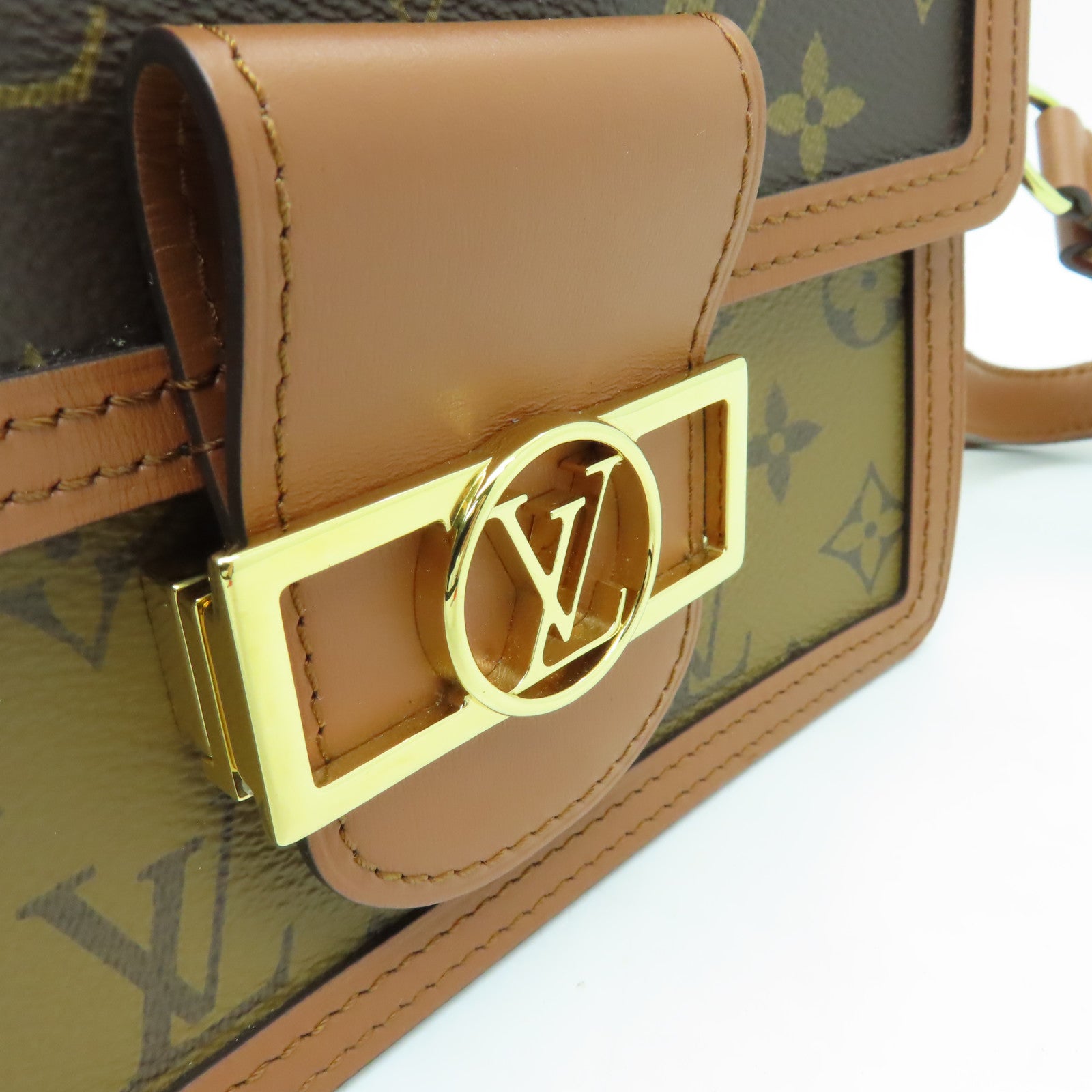 LOUIS VUITTON Monogram Reverse Mini Dauphine金扣肩背袋棕色