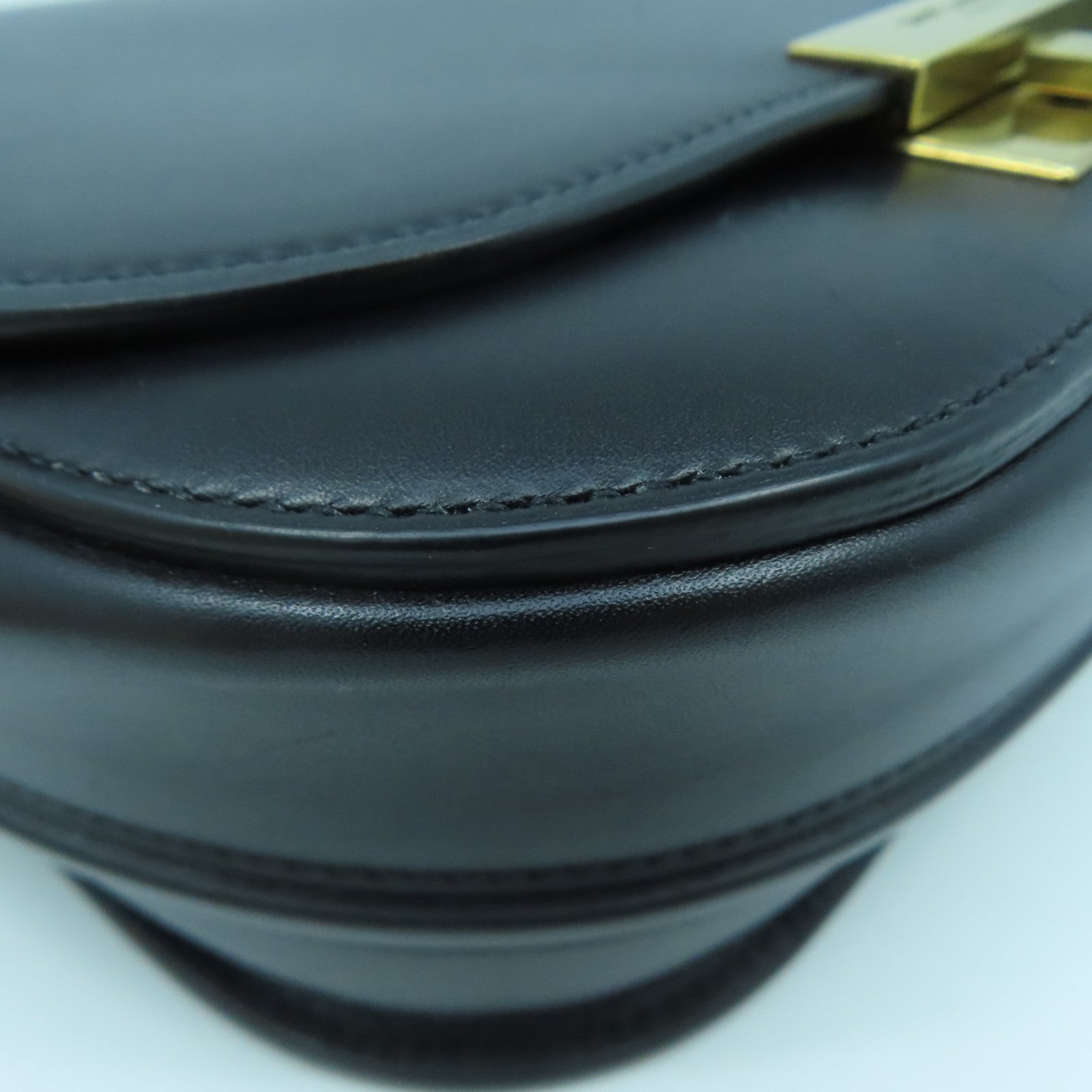 YVES SAINT LAURENT 【激減優惠】牛皮皮革Betty金扣肩背袋黑色