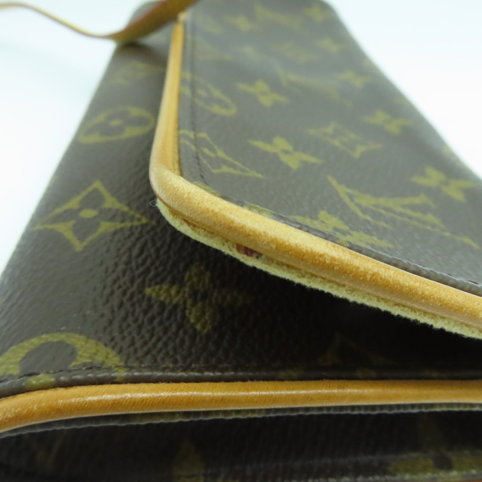 LOUIS VUITTON Monogram Pochette Twin GM金扣肩背袋啡色