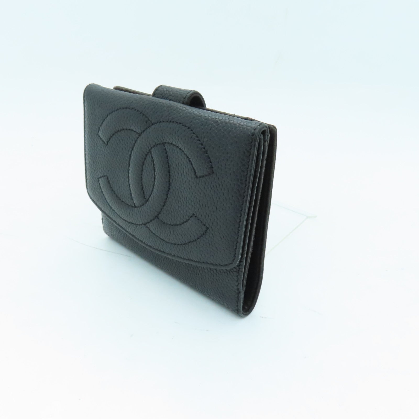 CHANEL Caviar Leather Vitage Wallet Silver Buckle Wallet Black