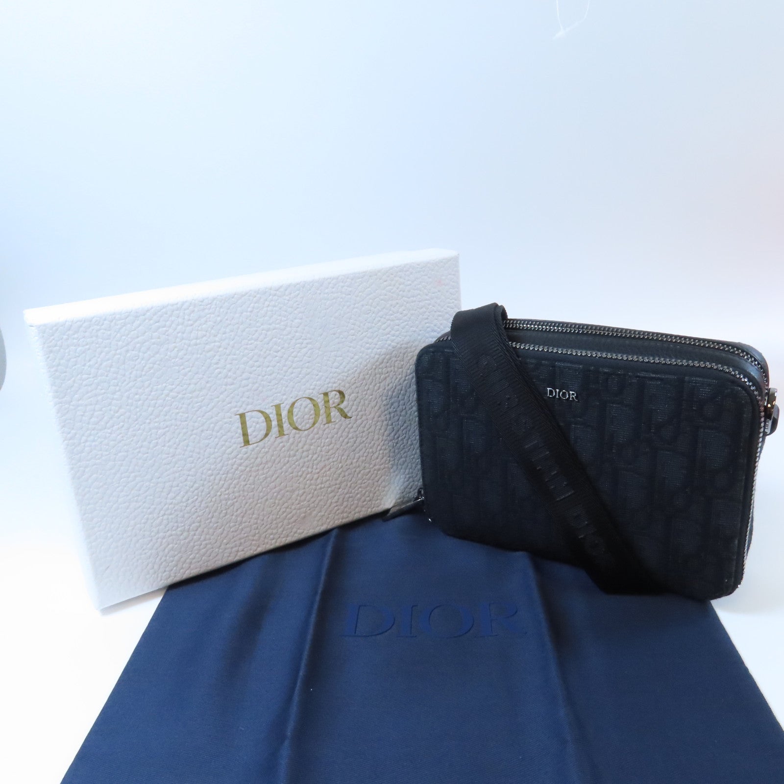 Dior 帆布Pouch with Strap銀扣肩背袋黑色
