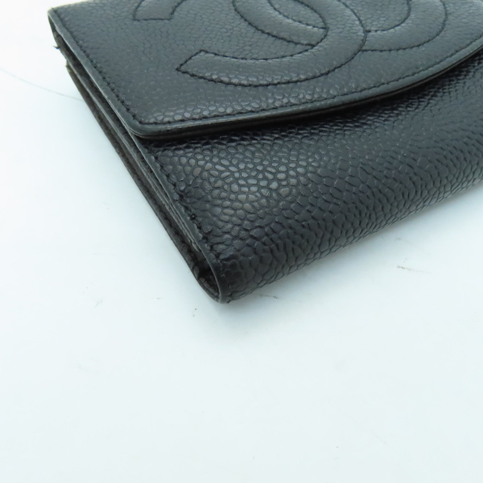 CHANEL Caviar Leather Vitage Wallet Silver Buckle Wallet Black