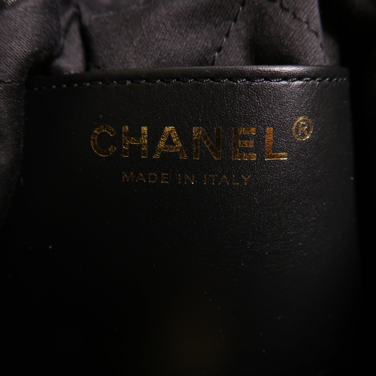 CHANEL 菱格牛皮皮革Mini 22金扣鏈帶手挽肩背兩用袋黑色