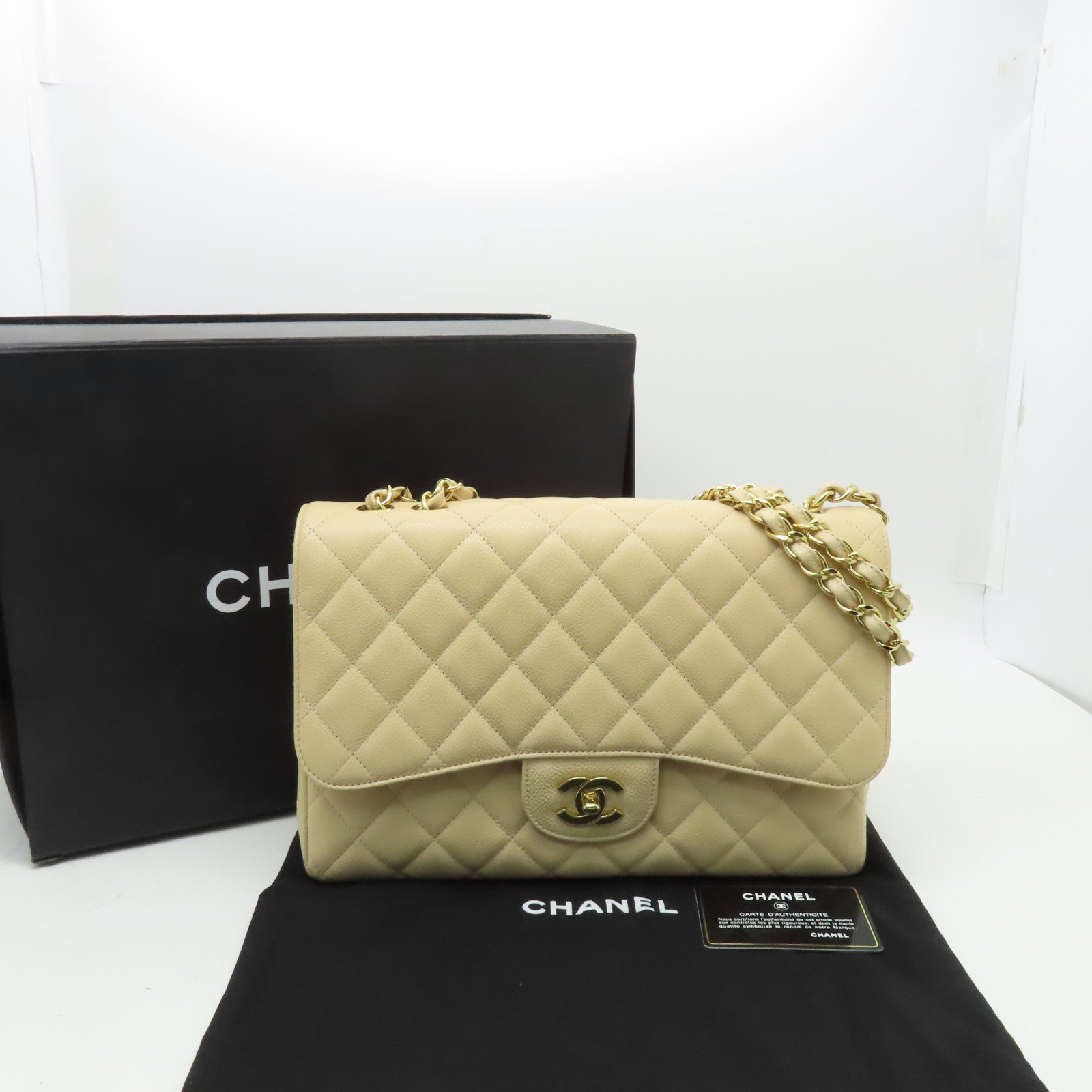 CHANEL 菱格Caviar皮革Classic 30金扣鏈帶肩背袋米色