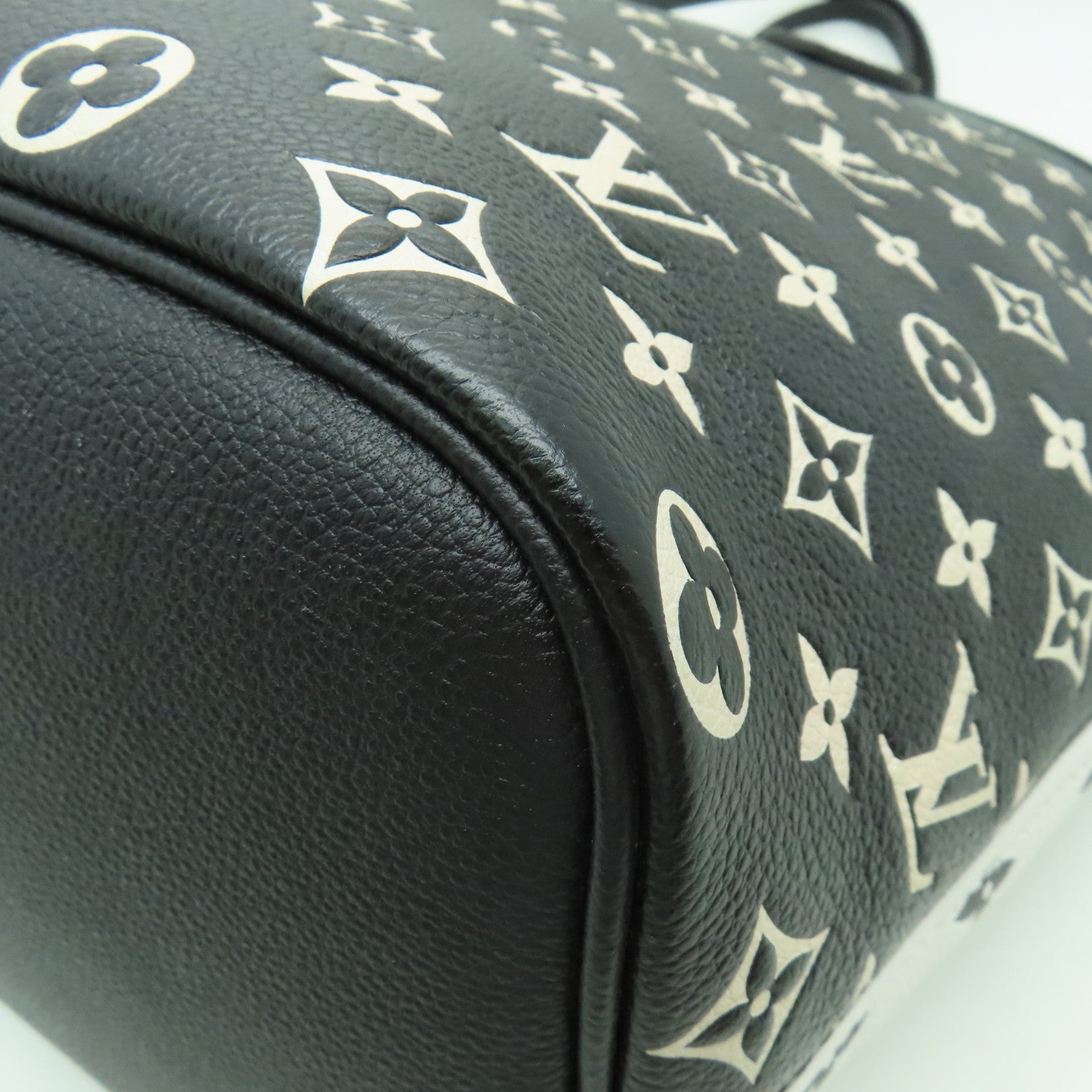LOUIS VUITTON Monogram Empreinte Neverfull MM金扣手挽袋黒色/白色/粉紅色