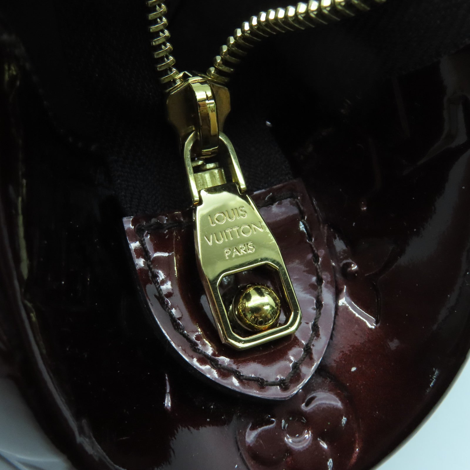 LOUIS VUITTON Vernis Sherwood PM金扣手挽袋酒紅色