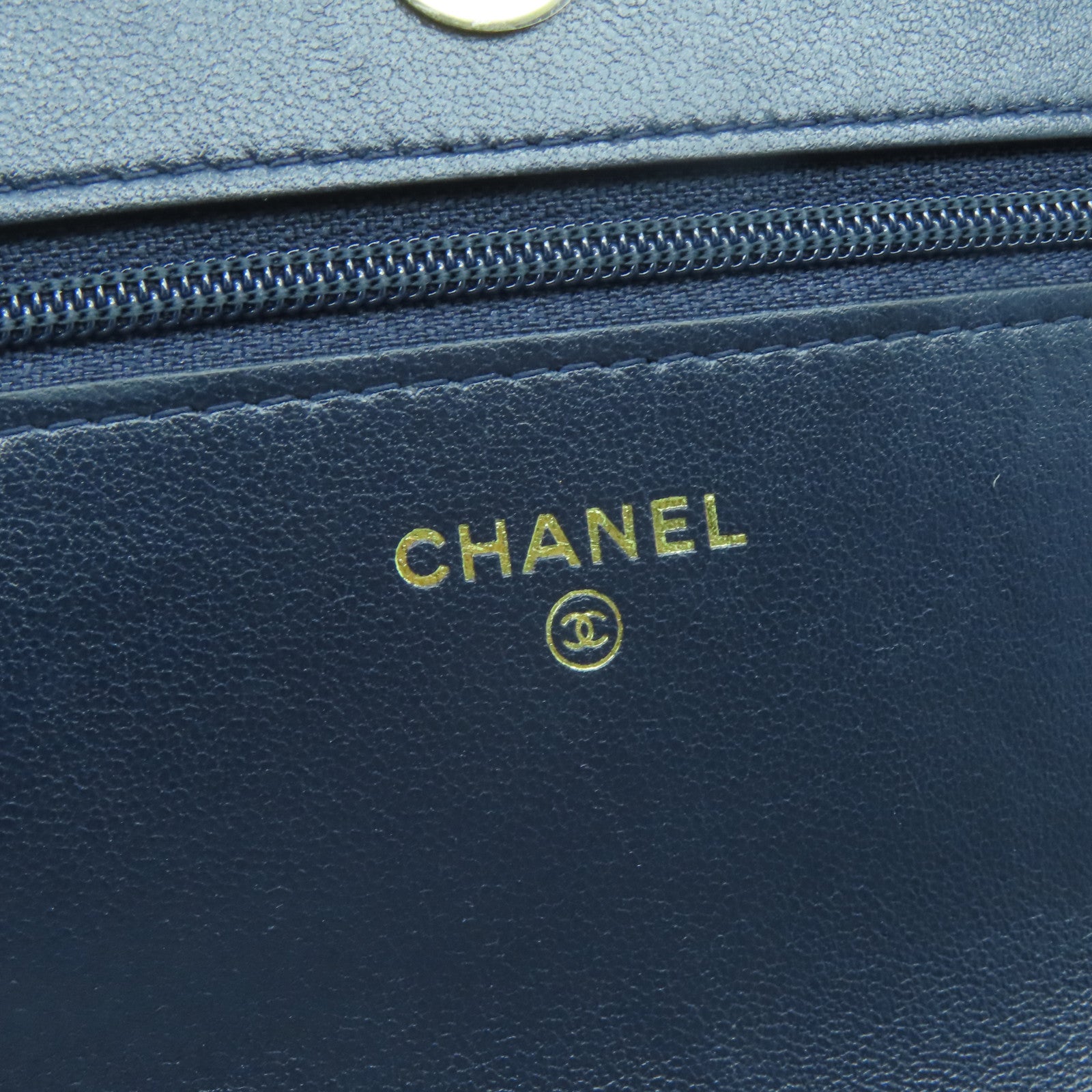 CHANEL 菱格羊皮皮革C19 WOC金扣/銀扣鏈帶肩背袋深藍色