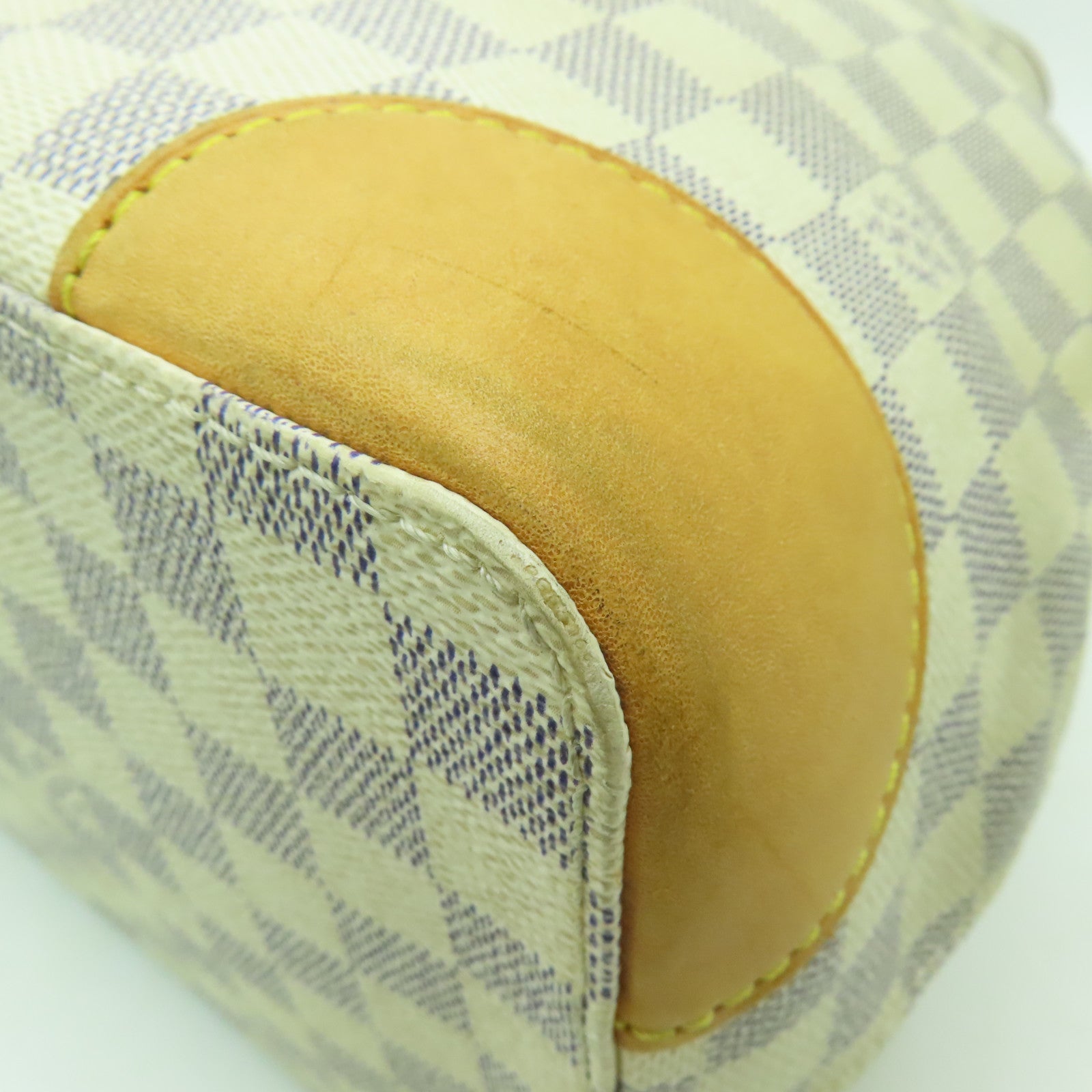 LOUIS VUITTON Damier Azur Hampstead MM金扣肩背袋白色