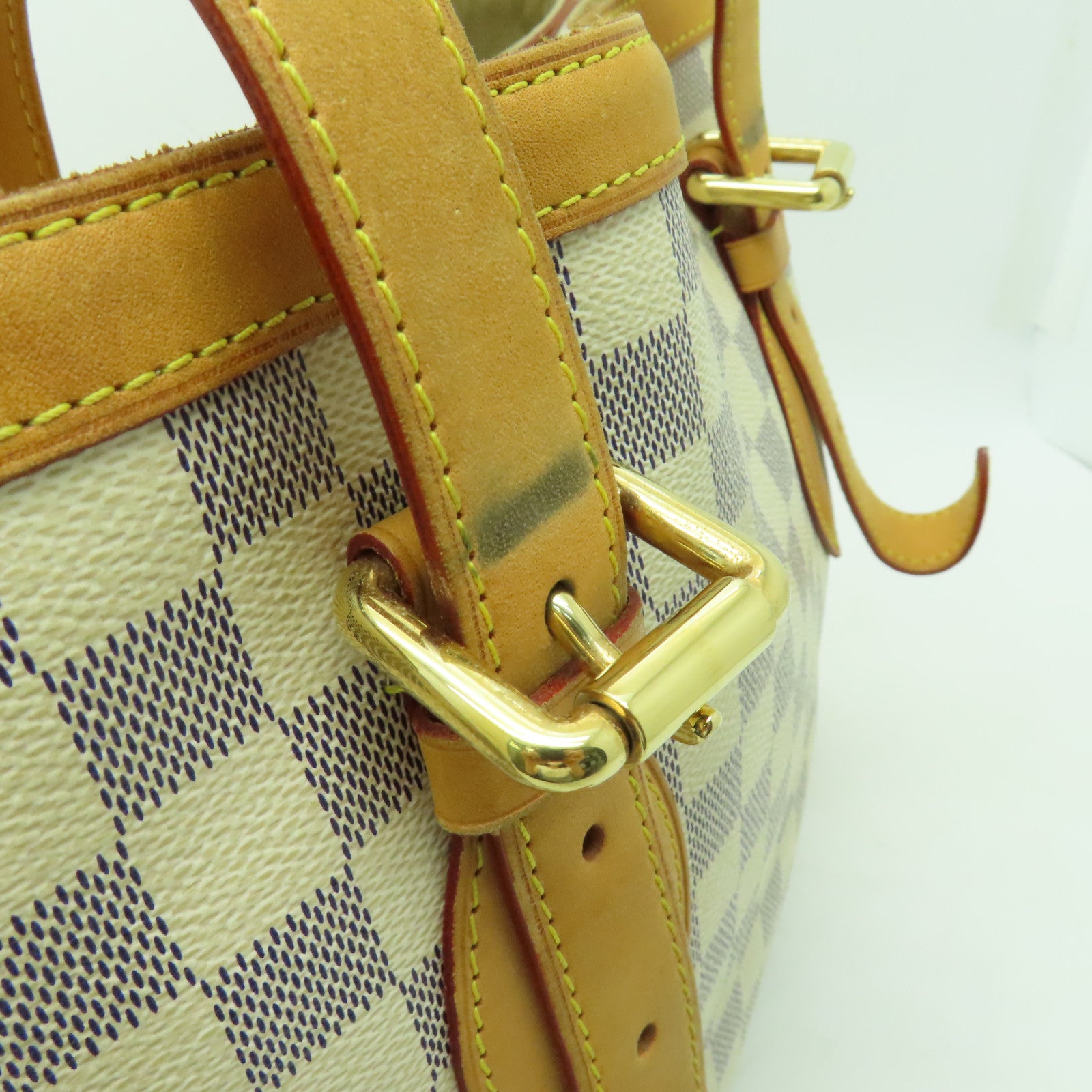 LOUIS VUITTON Damier Azur Hampstead MM金扣肩背袋白色