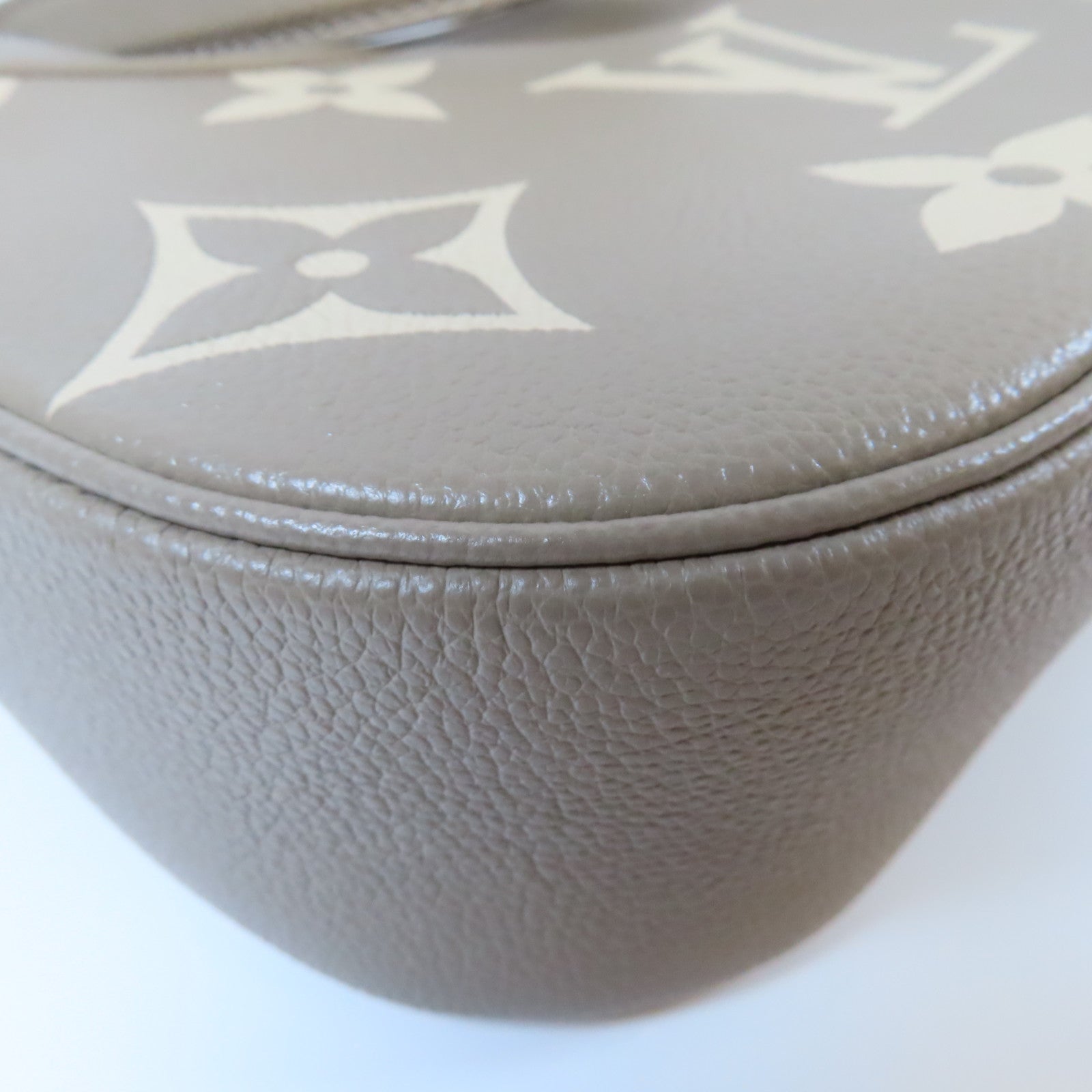 LOUIS VUITTON Monogram Empreinte Bagatelle金扣手挽肩背兩用袋奶油色