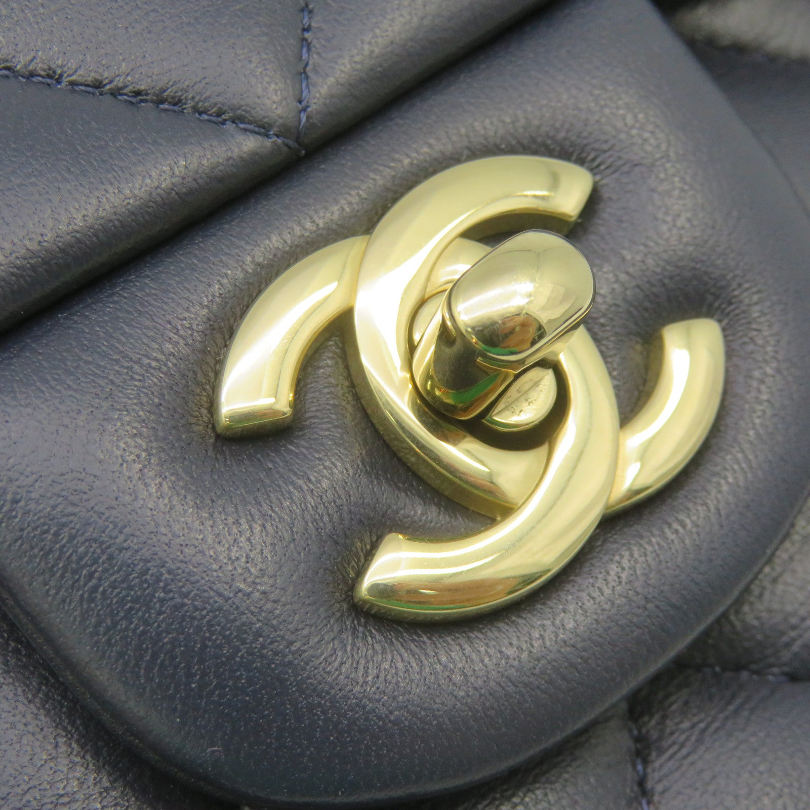 CHANEL 菱格羊皮皮革Classic Chain Shoulder Bag金扣链带肩背袋宝蓝色