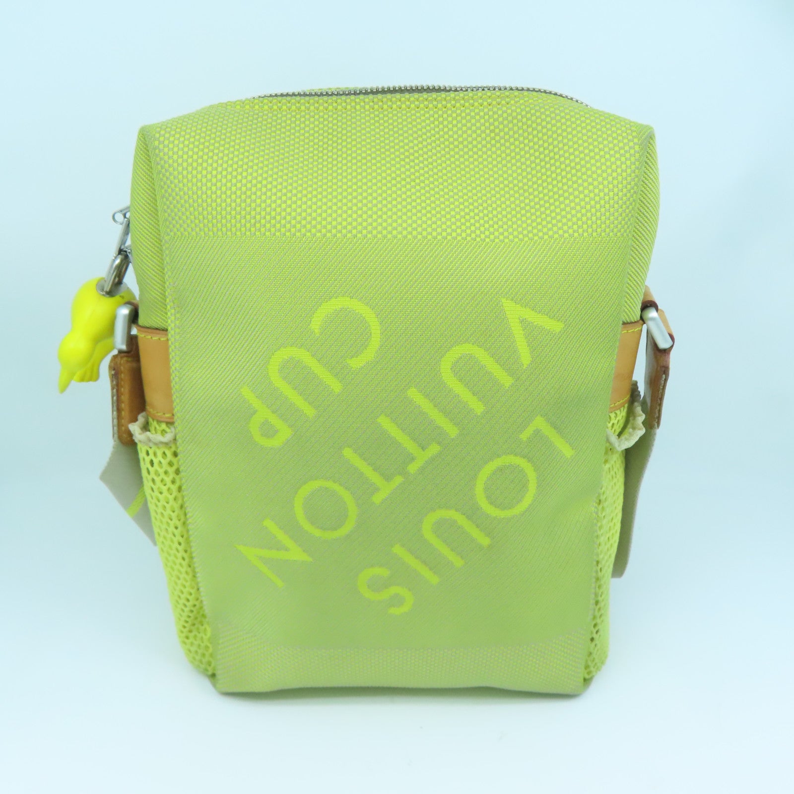 LOUIS VUITTON Damier Geant Cup Weatherly银扣肩背袋黄色