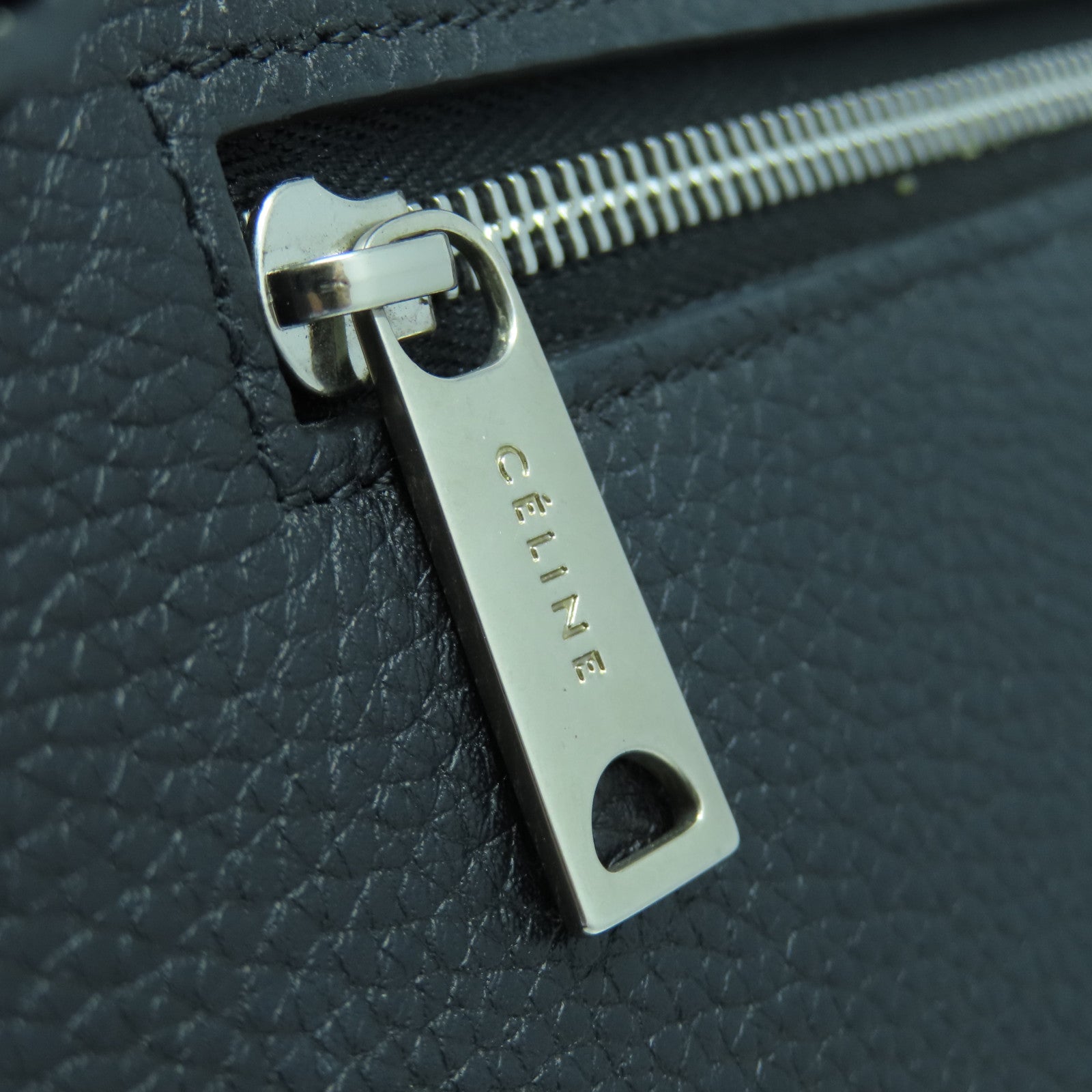 CELINE 牛皮皮革Trapeze银扣手挽肩背两用袋黑色
