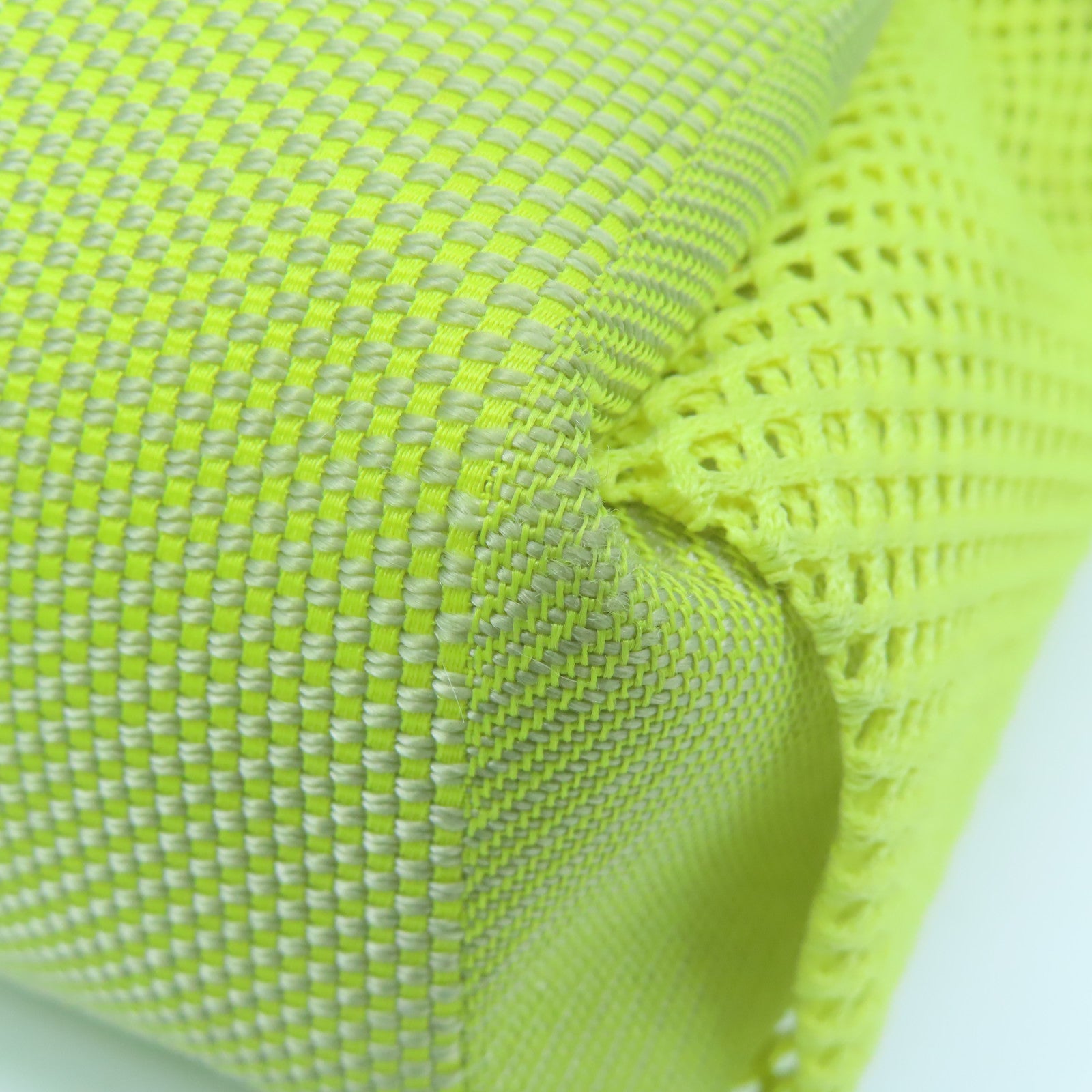 LOUIS VUITTON Damier Geant Cup Weatherly银扣肩背袋黄色