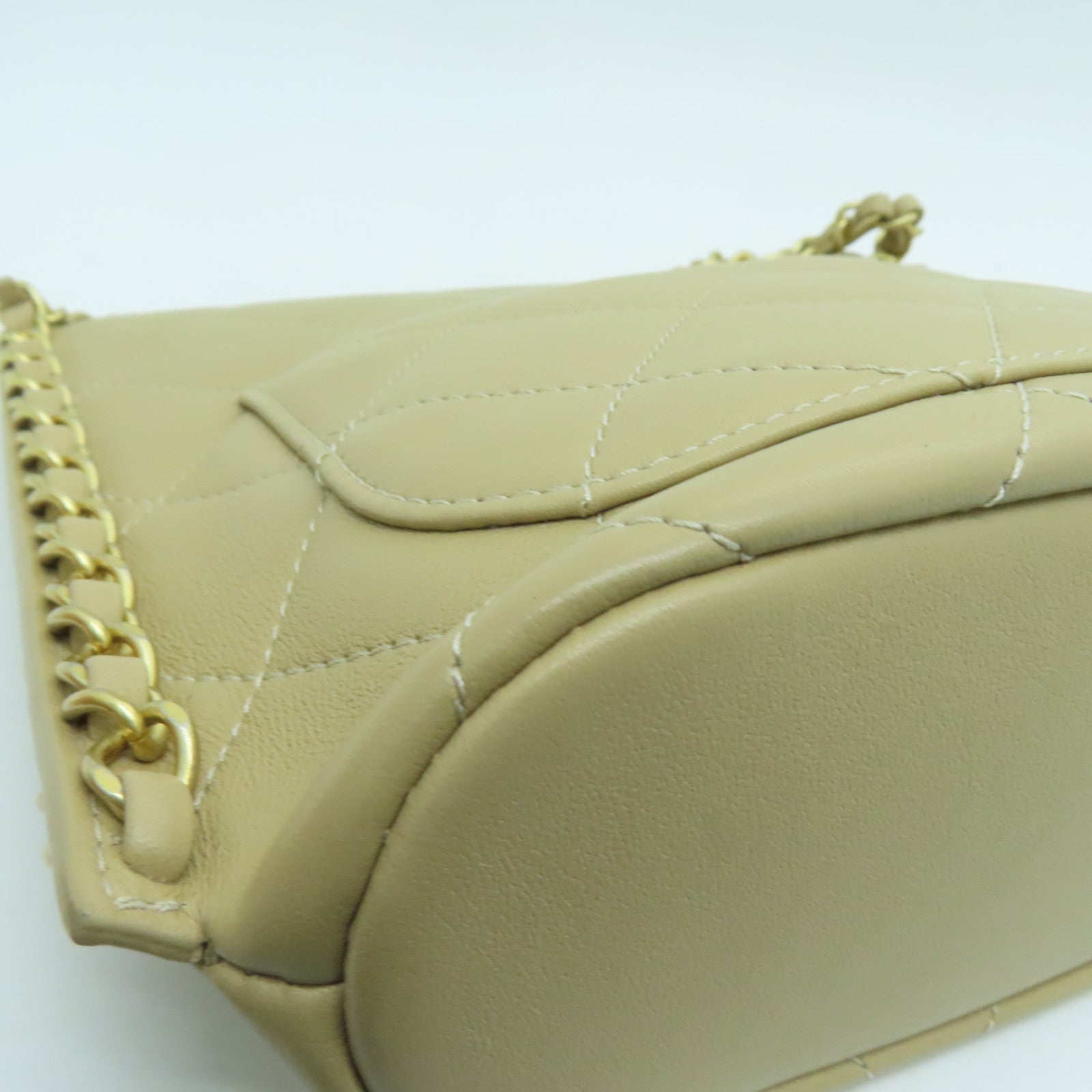 CHANEL 菱格牛皮皮革Chain Shoulder Bag金扣鏈帶肩背袋米色