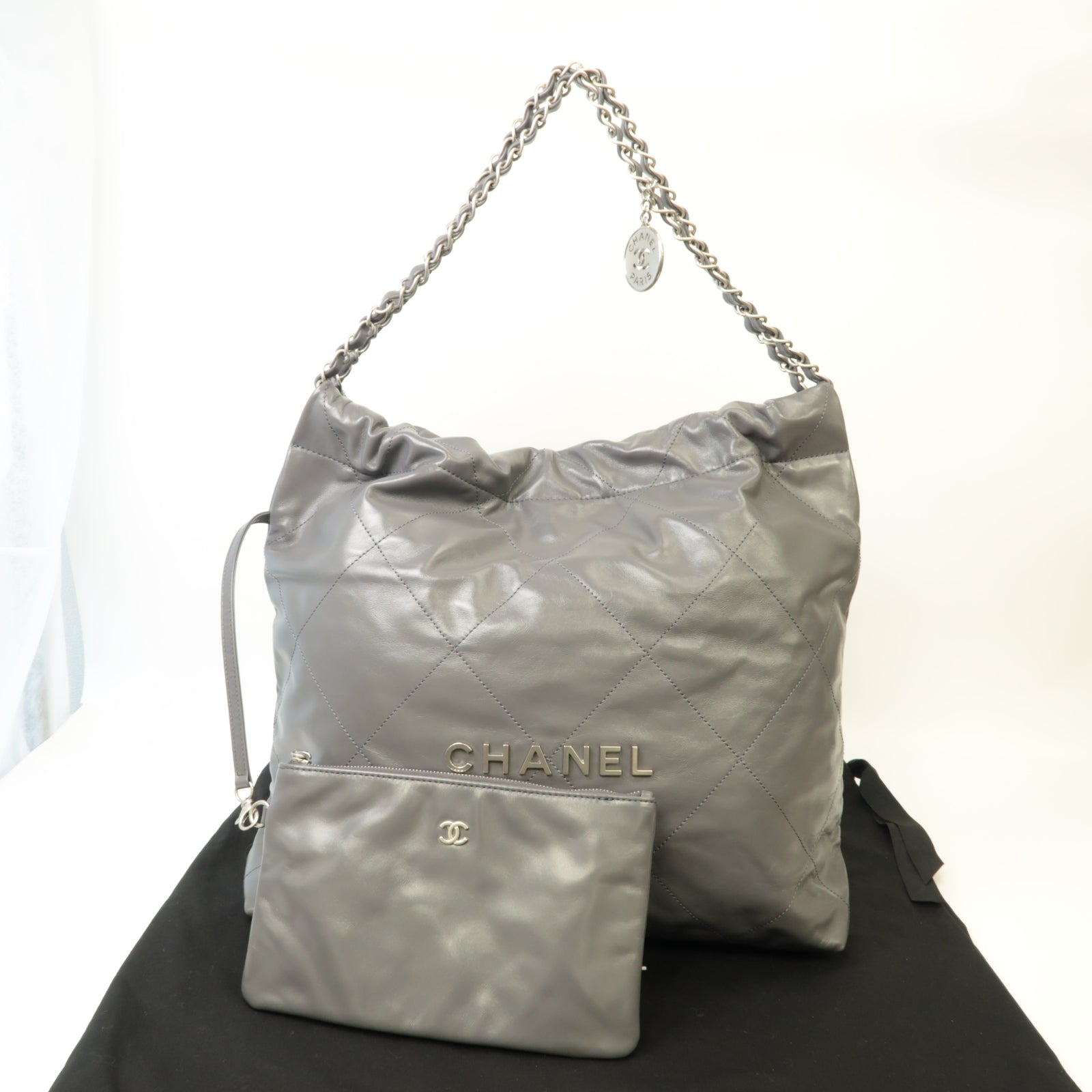 CHANEL 菱格牛皮皮革Chand 22銀扣鏈帶肩背袋灰色