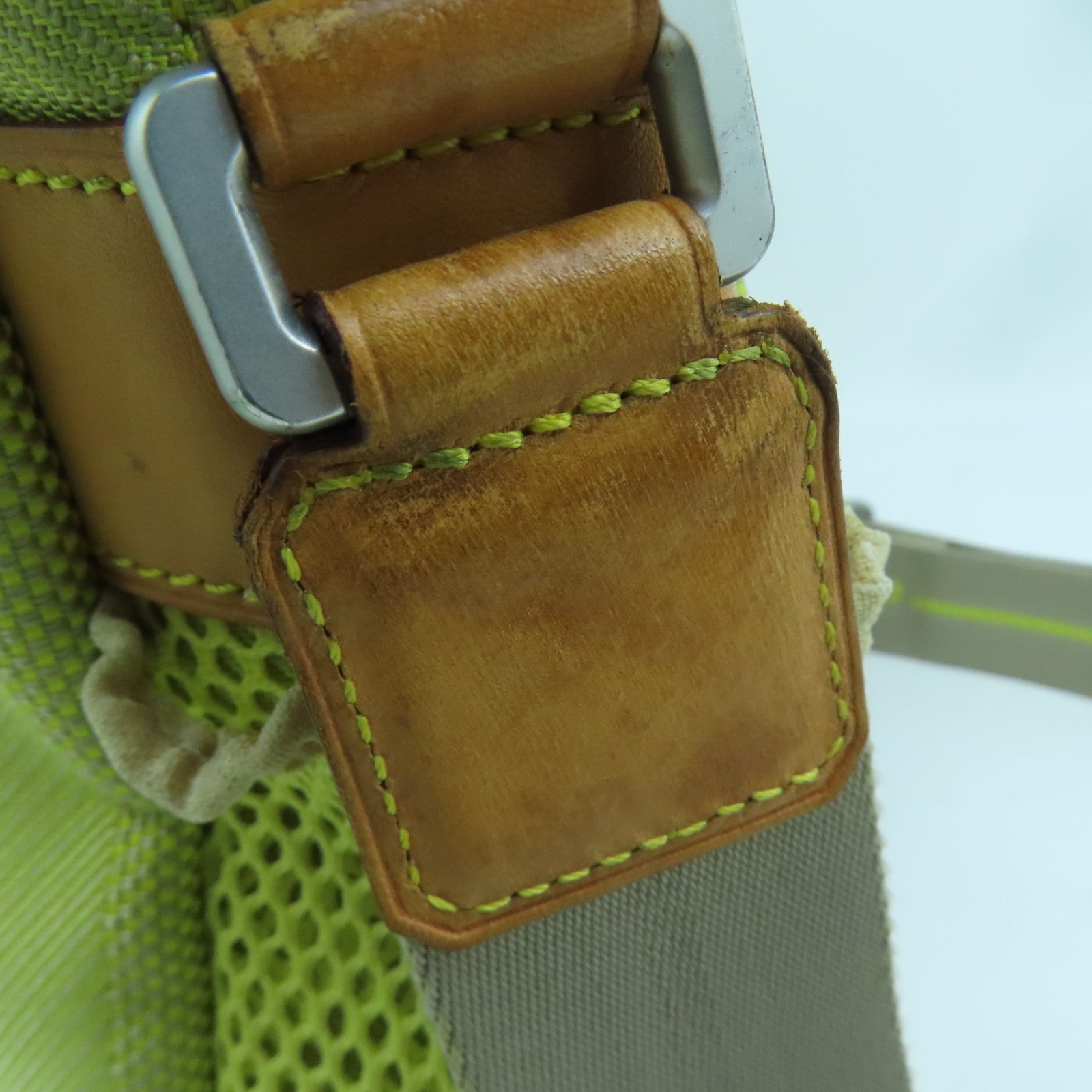 LOUIS VUITTON Damier Geant Cup Weatherly银扣肩背袋黄色