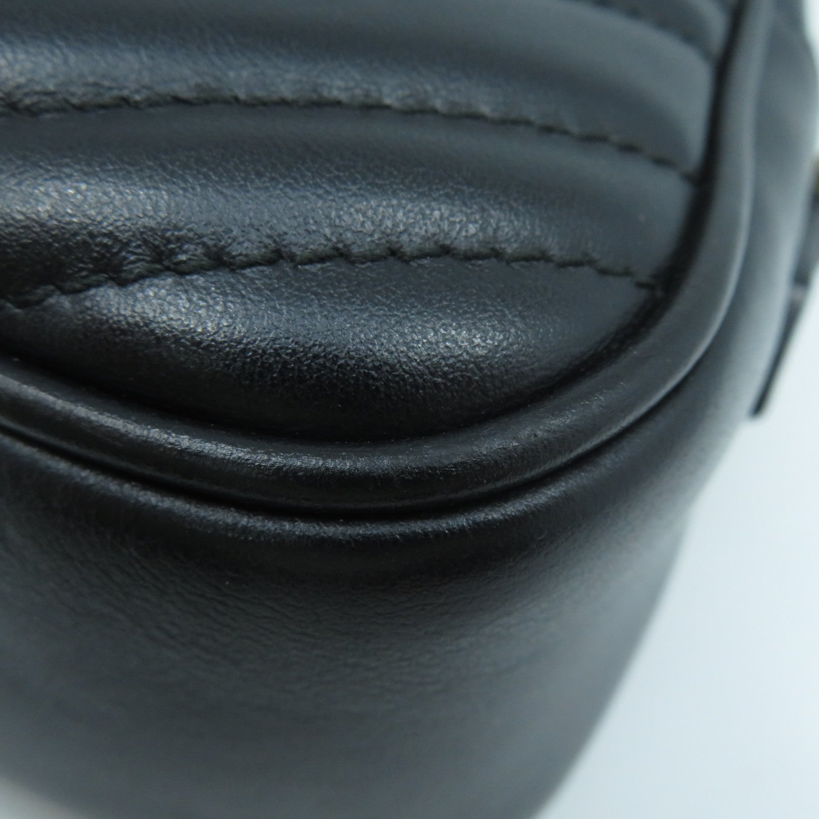 GUCCI 牛皮皮革GG Marmont金扣鏈帶肩背袋黑色