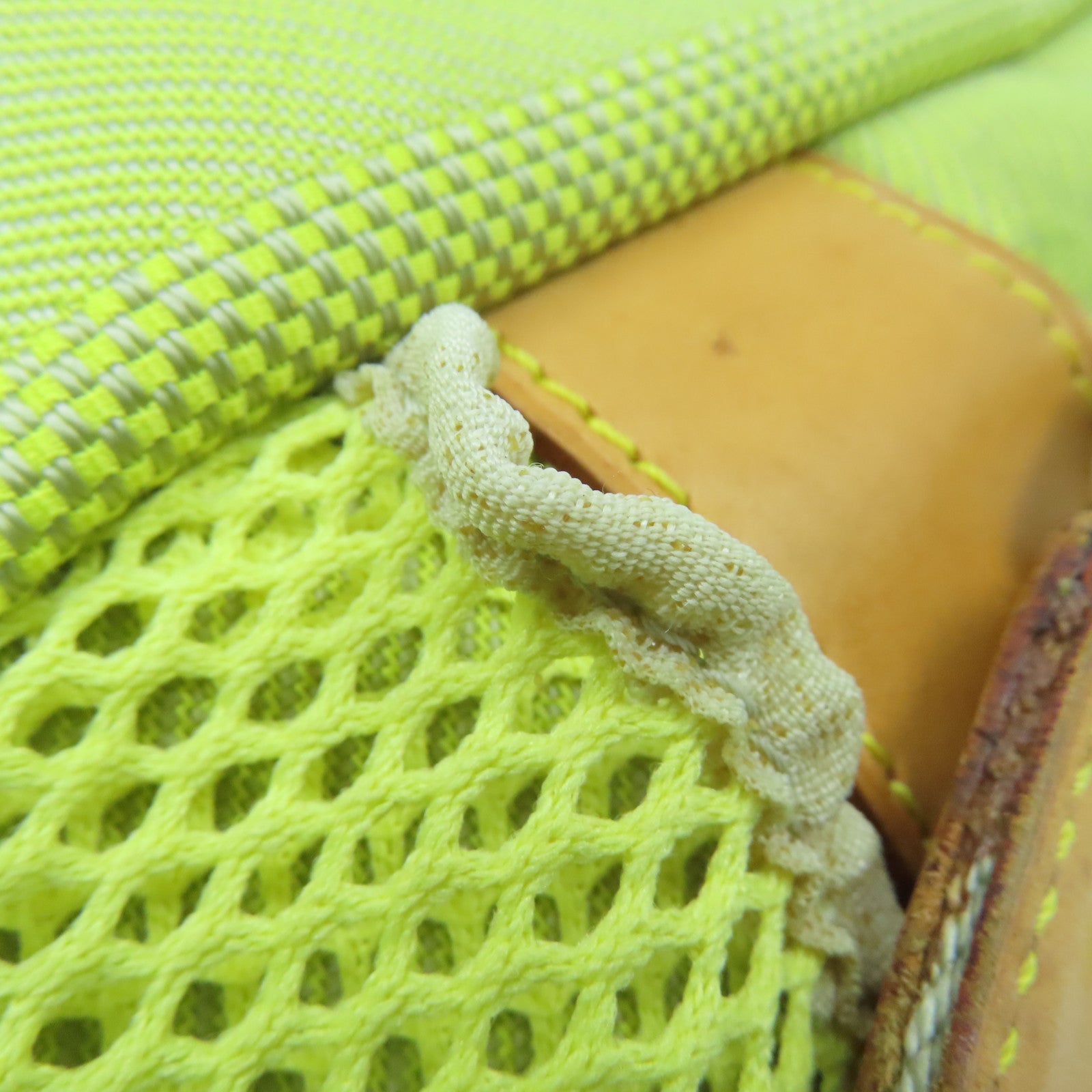 LOUIS VUITTON Damier Geant Cup Weatherly银扣肩背袋黄色