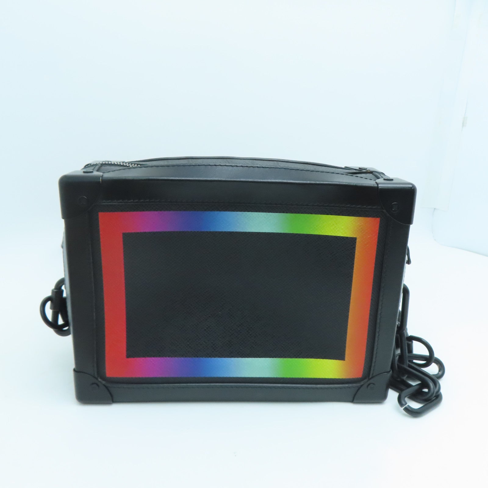 LOUIS VUITTON Taiga Soft Trunk肩背袋黑色