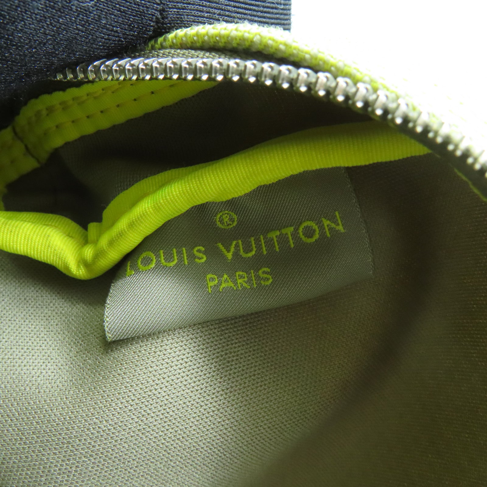 LOUIS VUITTON Damier Geant Cup Weatherly银扣肩背袋黄色