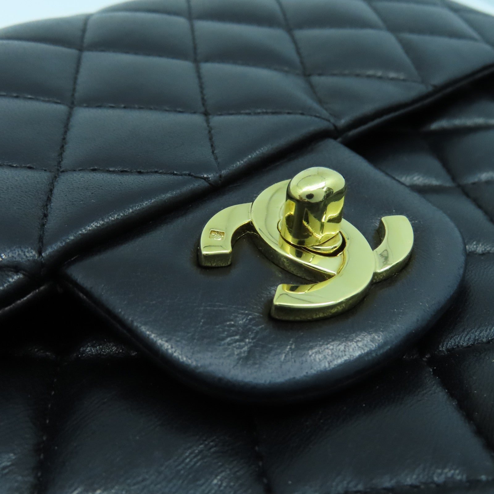 CHANEL 羊皮皮革Classic Flap金扣手挽肩背兩用袋黑色