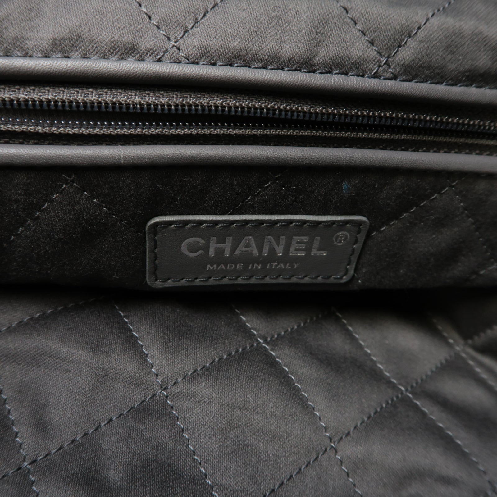 CHANEL 菱格牛皮皮革Chand 22銀扣鏈帶肩背袋灰色