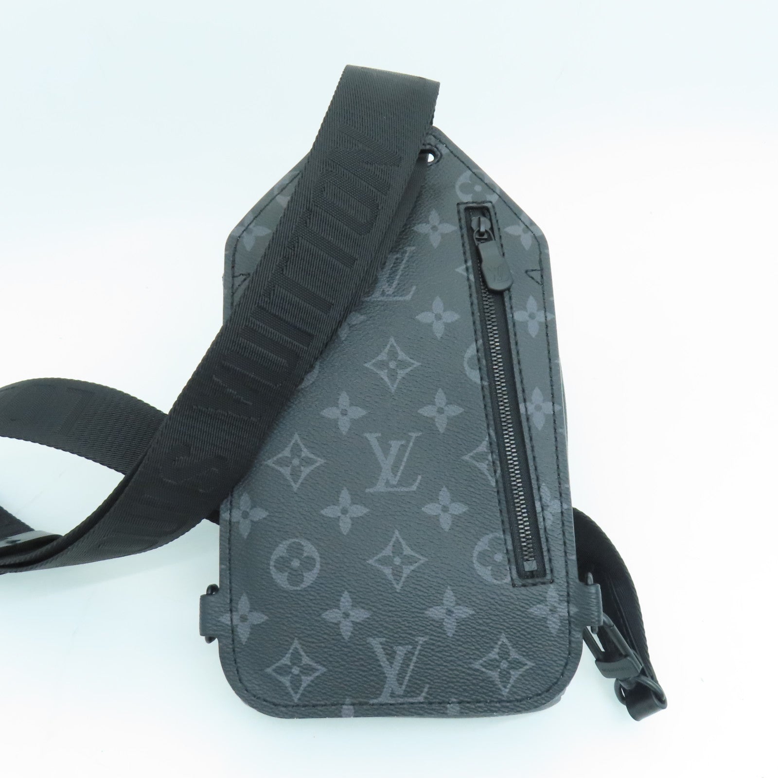 LOUIS VUITTON Monogram Eclipse Saumur Shoulder Bag斜孭袋黑色