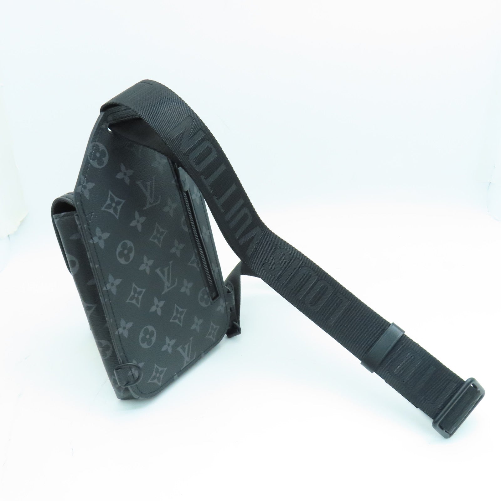LOUIS VUITTON Monogram Eclipse Saumur Shoulder Bag斜孭袋黑色
