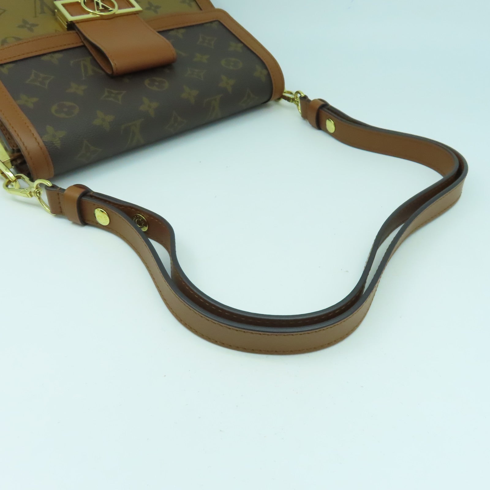 LOUIS VUITTON Monogram Reverse Dauphine MM金扣肩背袋啡色