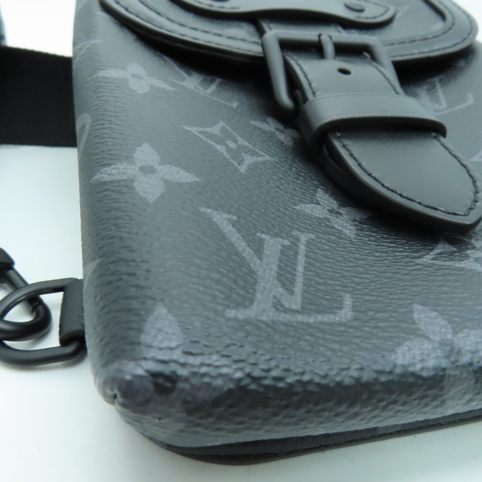LOUIS VUITTON Monogram Eclipse Saumur Shoulder Bag斜孭袋黑色