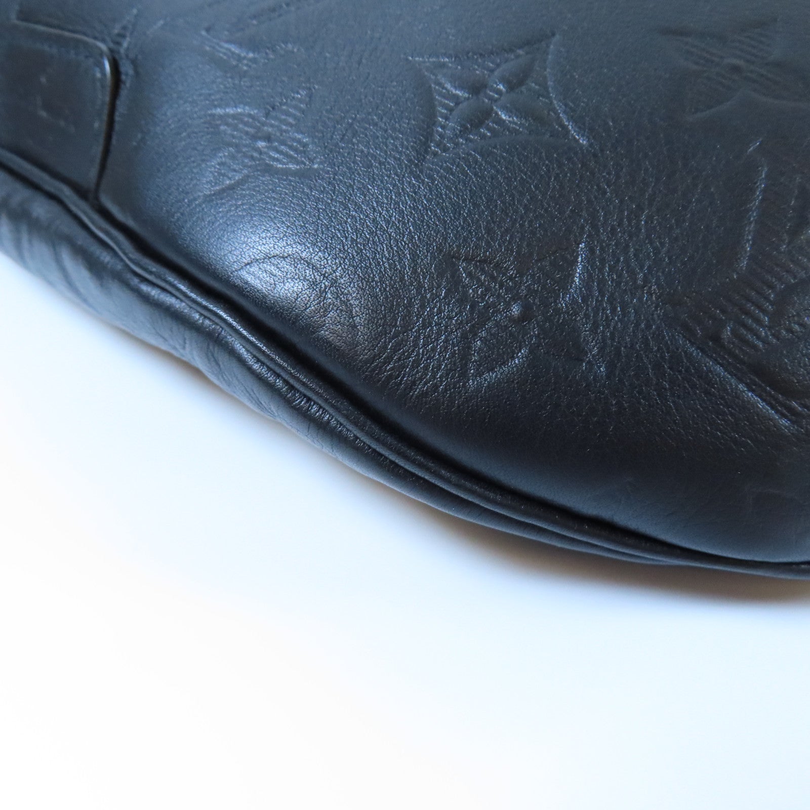 LOUIS VUITTON Monogram Shadow Discovery Bumbag腰包黑色