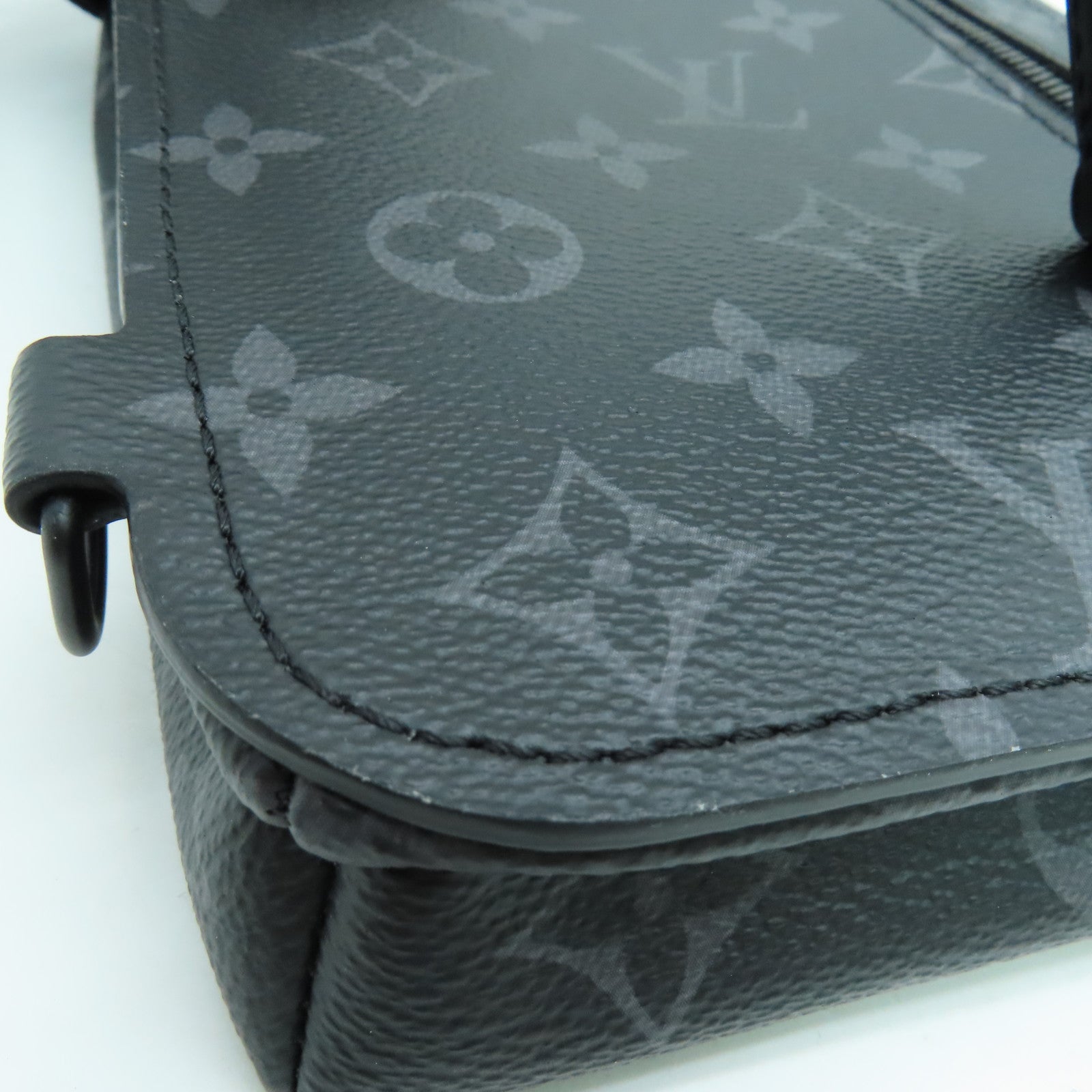 LOUIS VUITTON Monogram Eclipse Saumur Shoulder Bag斜孭袋黑色