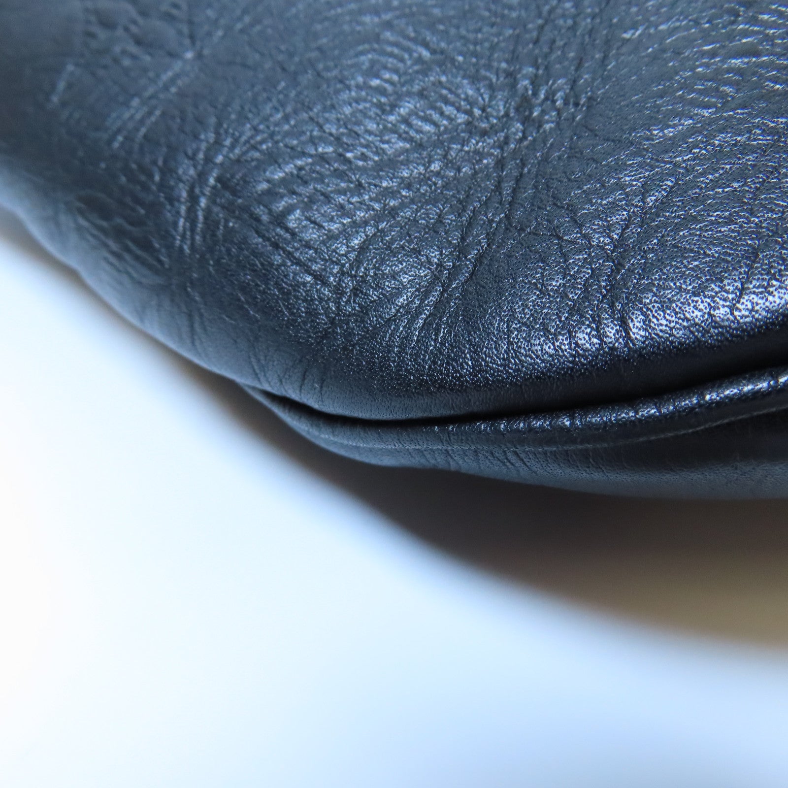 LOUIS VUITTON Monogram Shadow Discovery Bumbag腰包黑色