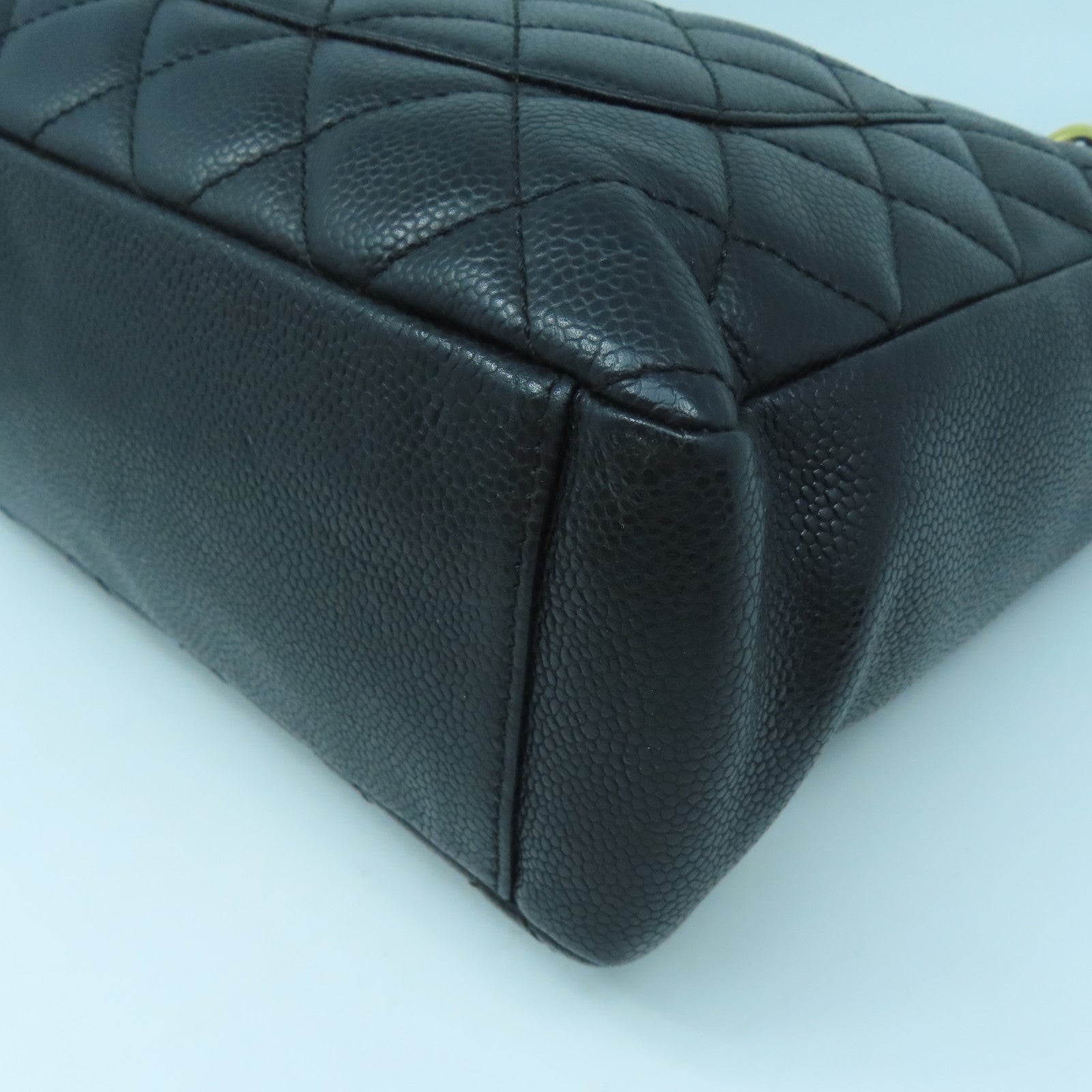 CHANEL 菱格Caviar皮革Chain Shoulder金扣鏈帶肩背袋黑色