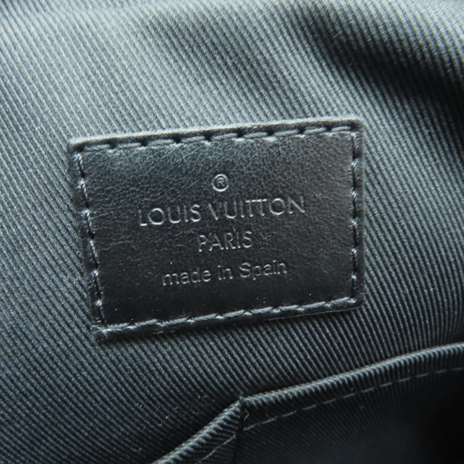 LOUIS VUITTON Monogram Galaxy Alpha Messenger肩背袋黑色/白色