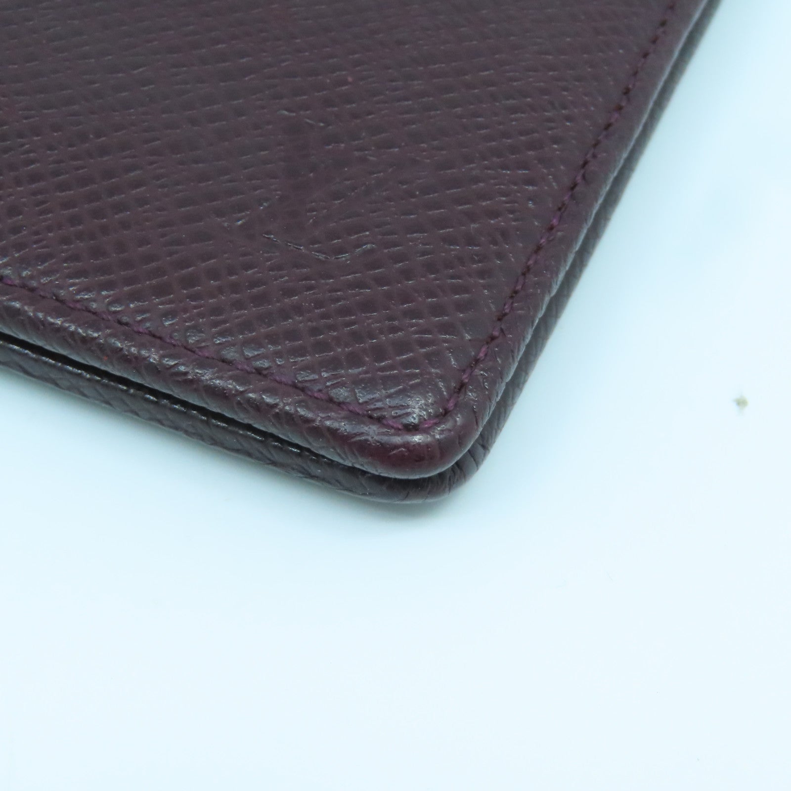 LOUIS VUITTON Taiga Wallet钱包酒红色