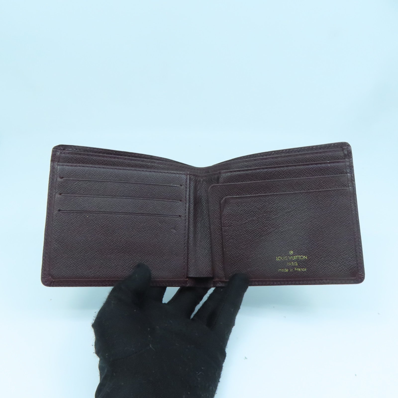 LOUIS VUITTON Taiga Wallet钱包酒红色