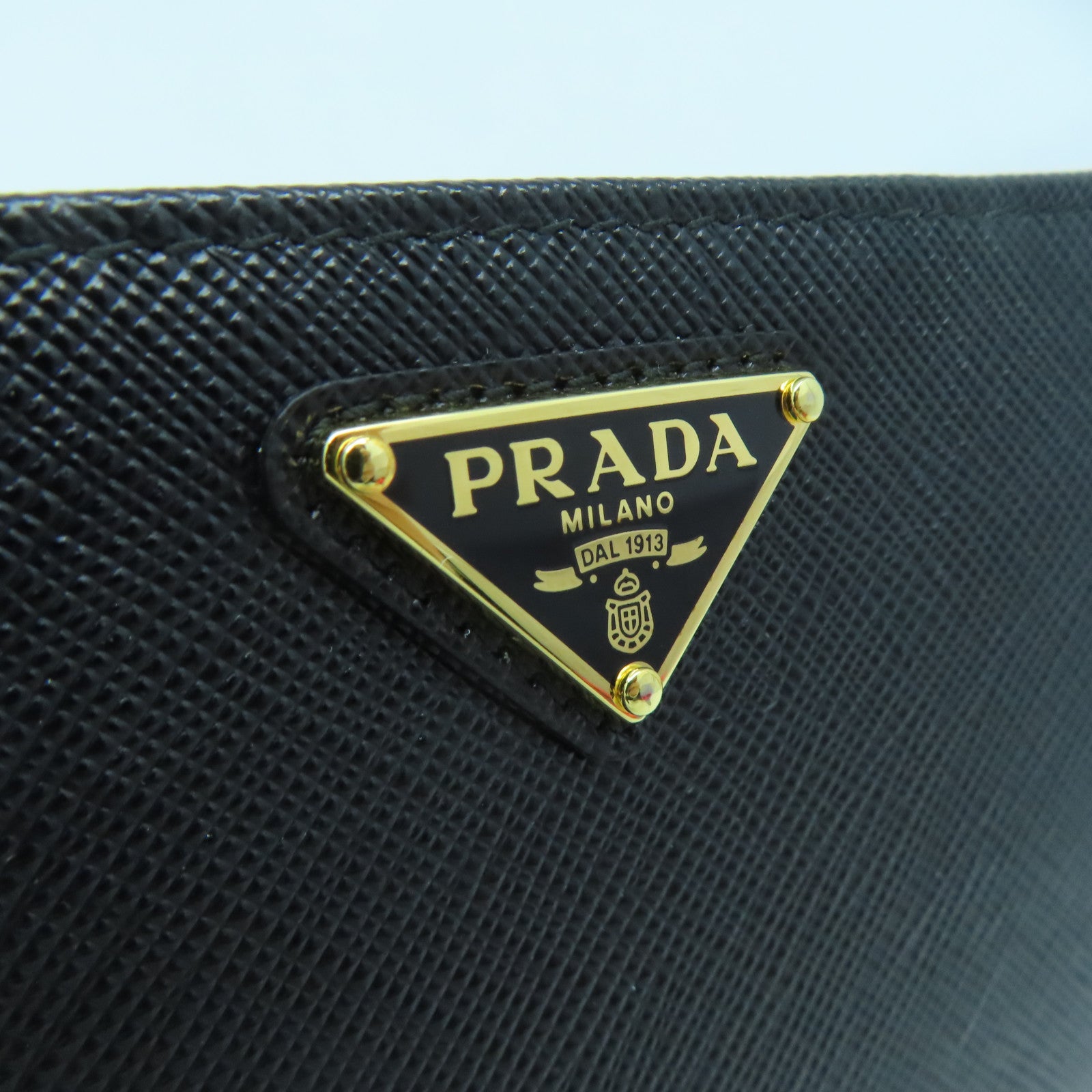 PRADA Saffiano皮革Wallet金扣錢包黑色
