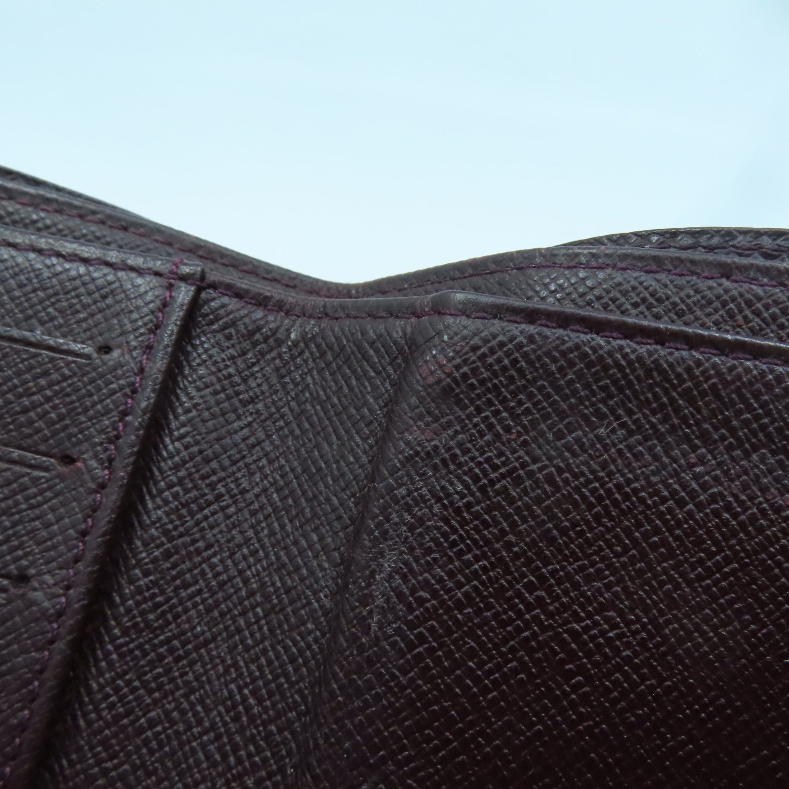 LOUIS VUITTON Taiga Wallet钱包酒红色