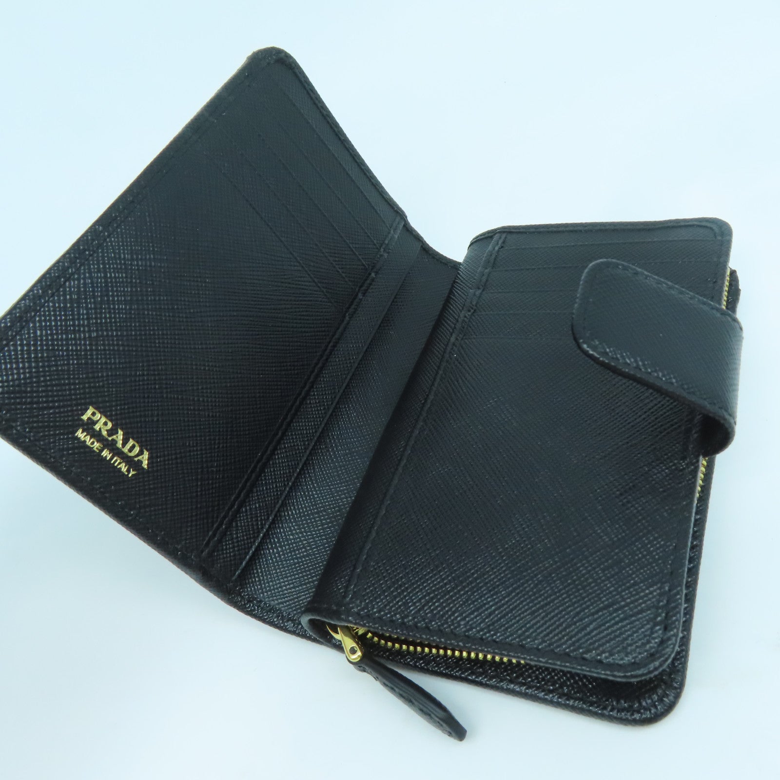 PRADA Saffiano皮革Wallet金扣錢包黑色