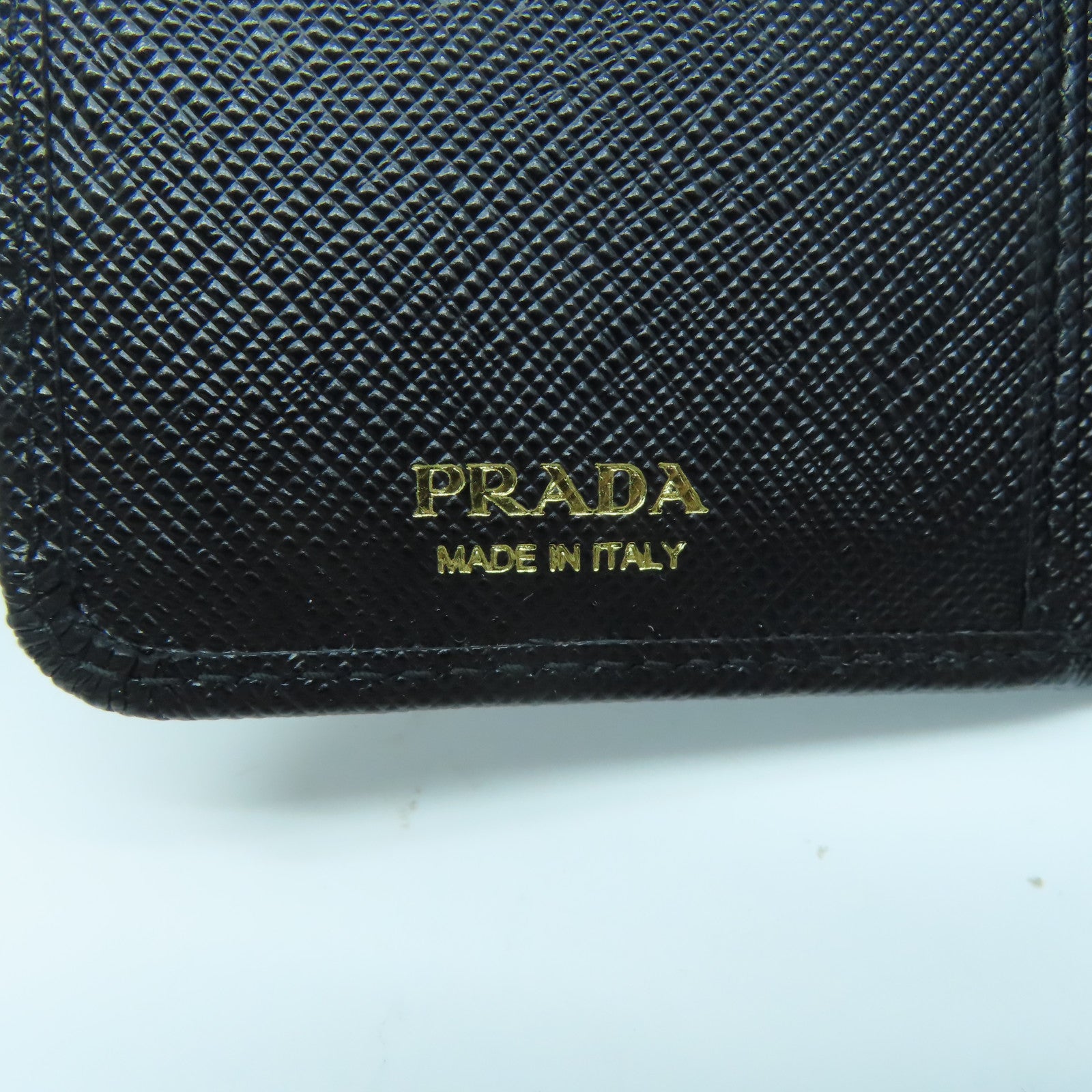 PRADA Saffiano皮革Wallet金扣錢包黑色
