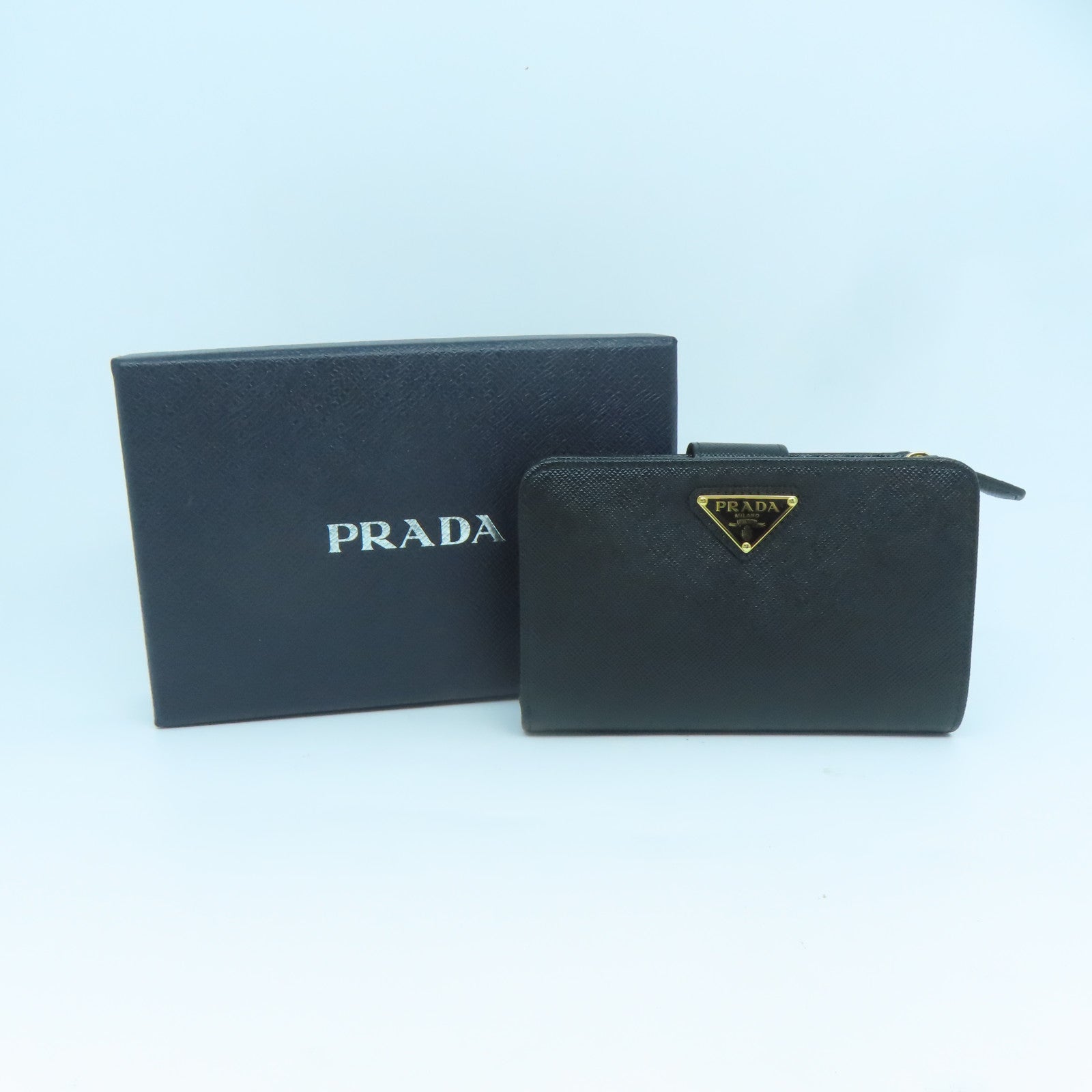 PRADA Saffiano皮革Wallet金扣錢包黑色