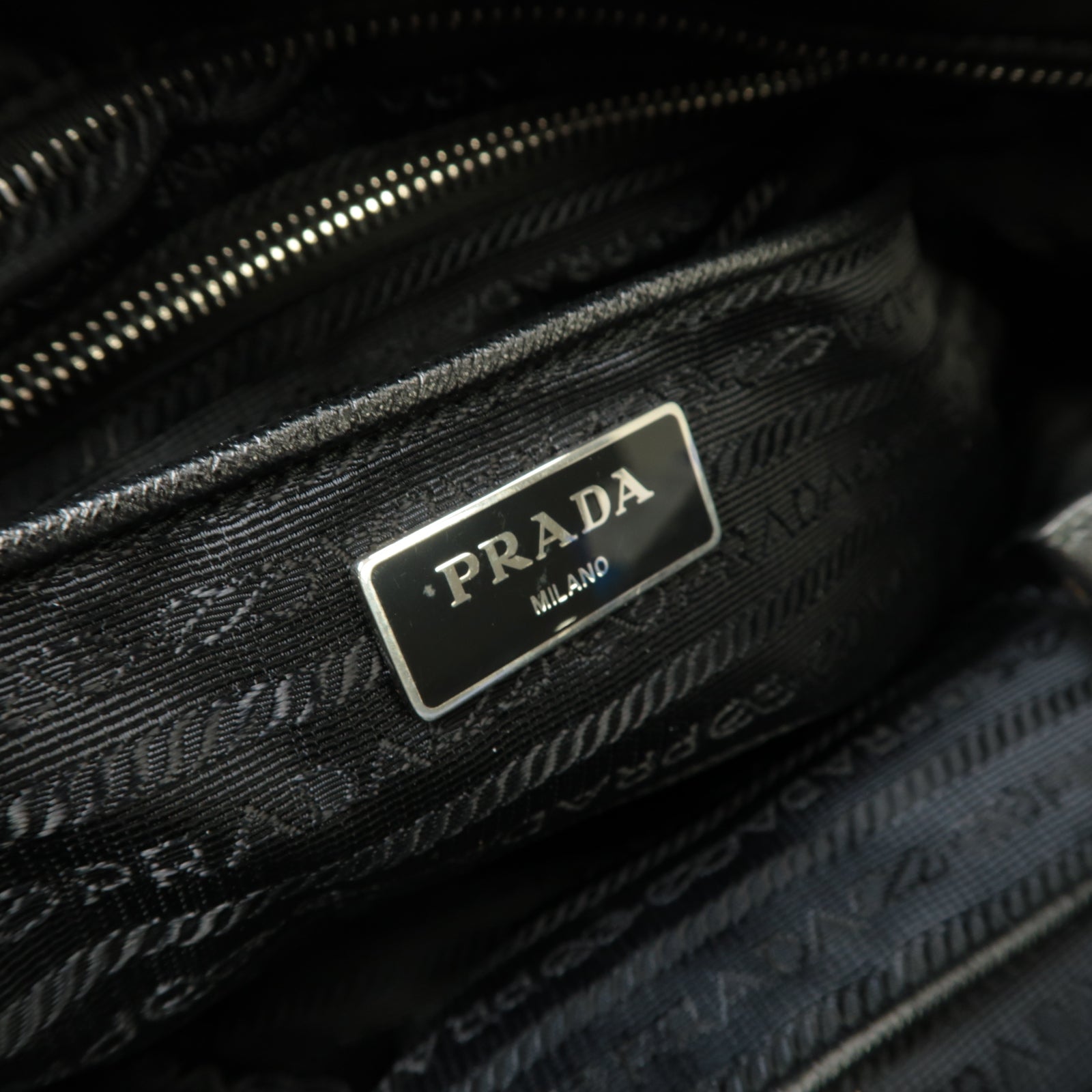 PRADA 尼龍Chain Shoulder Bag銀扣鏈帶肩背袋黒色