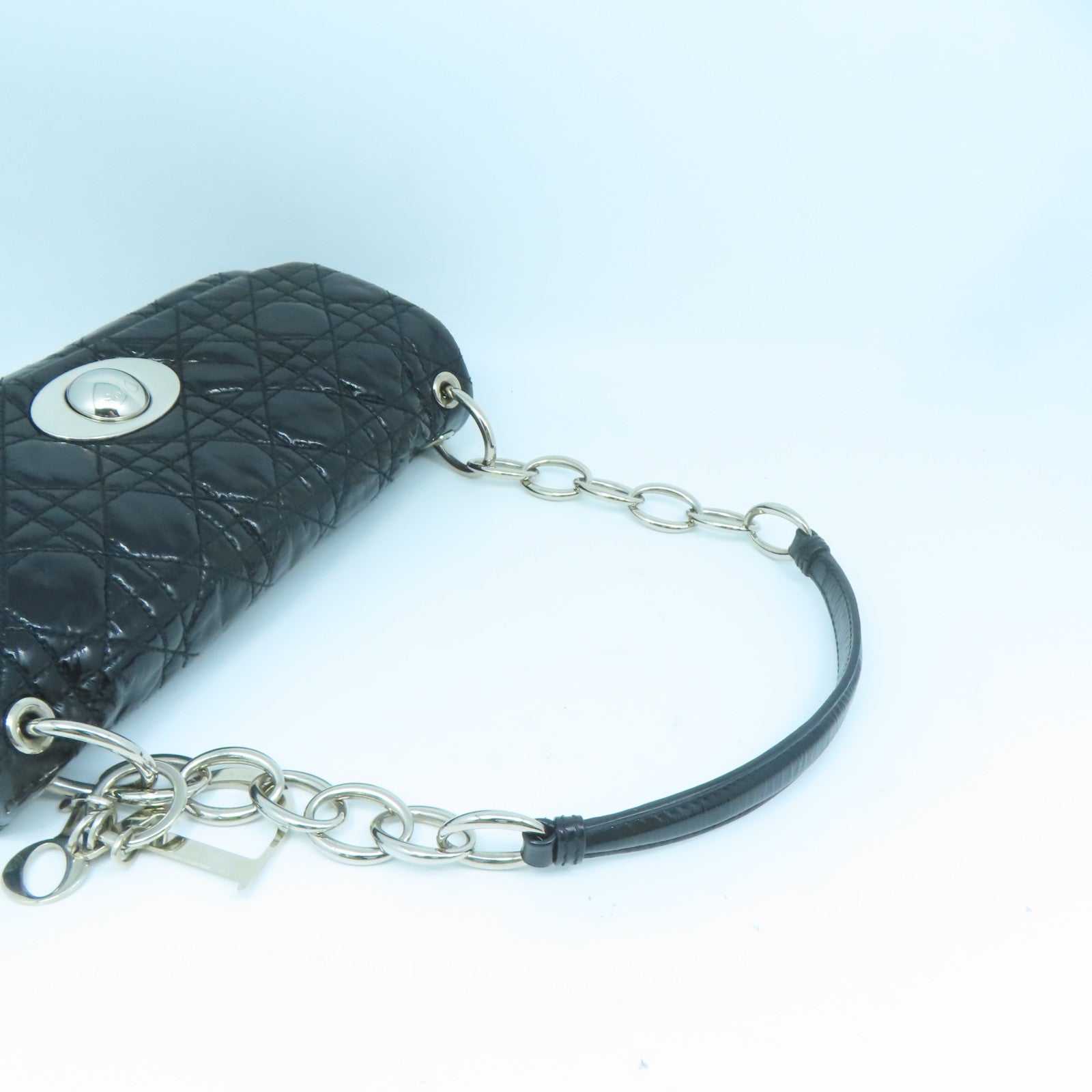 Chikahooほぼ新品❗️Dior サンダル Dior Patent Leather Rendez-Vous Flap Bag Silver Buckle Chain