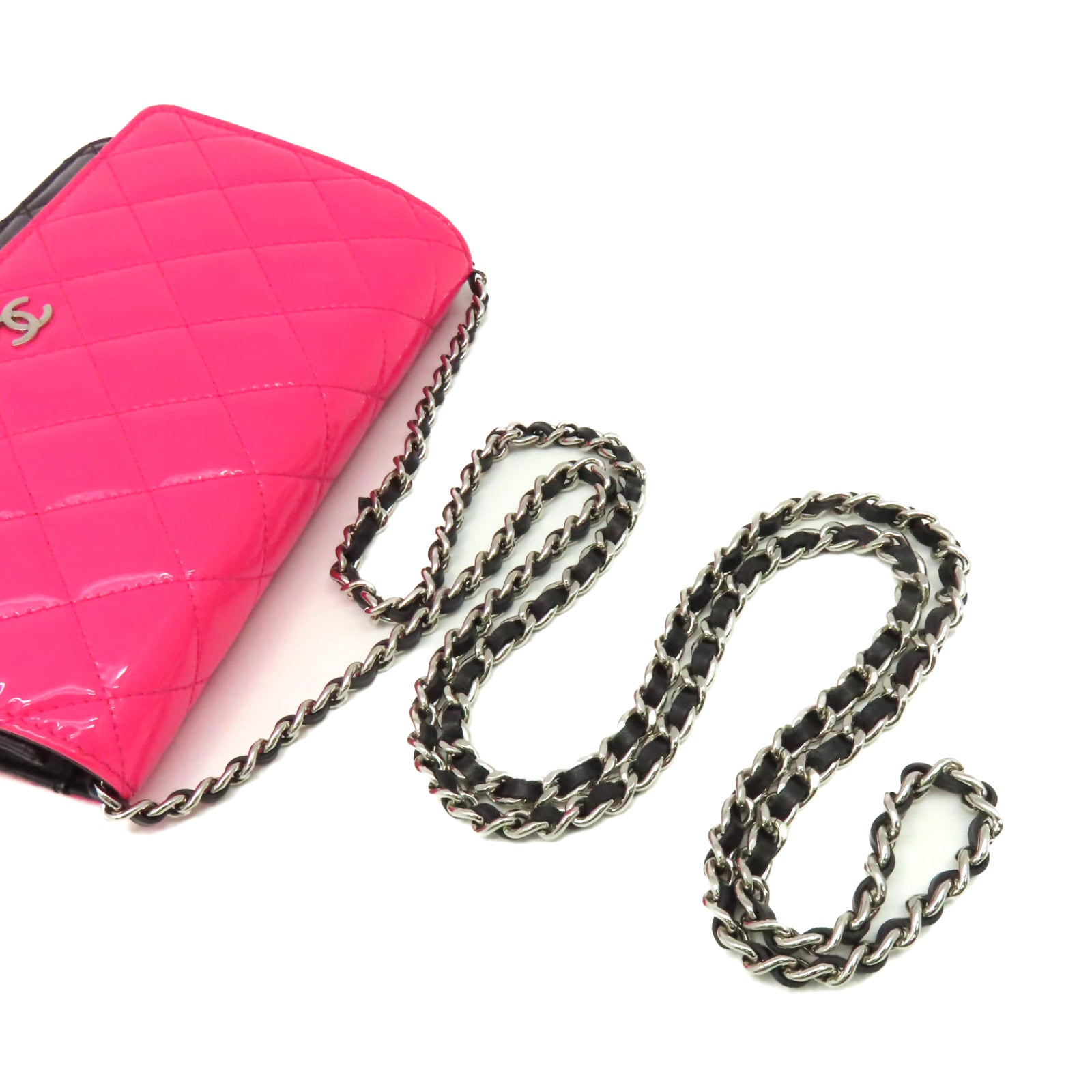CHANEL 菱格漆皮皮革WOC Wallet On Chain Shoulder Bag銀扣鏈帶肩背袋粉紅色/黑色